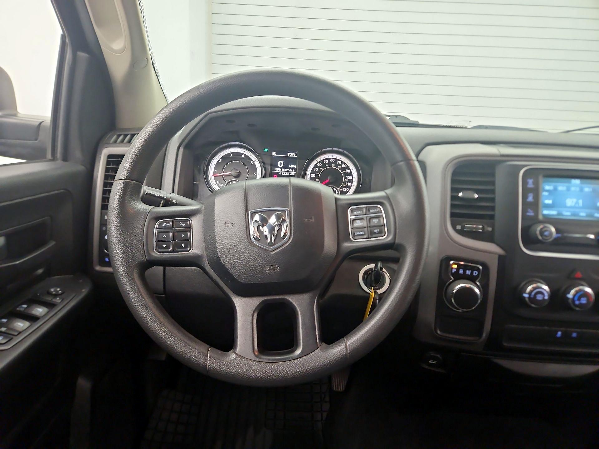 Thumbnail: 2019 RAM 1500 Classic - 10