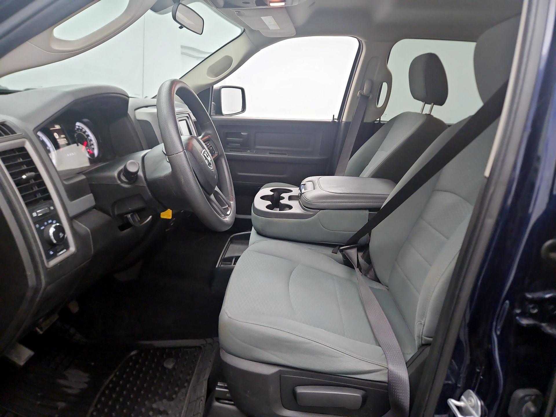 Thumbnail: 2019 RAM 1500 Classic - 11