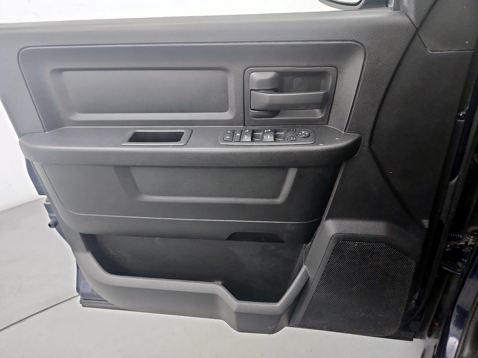 Thumbnail: 2019 RAM 1500 Classic - 12