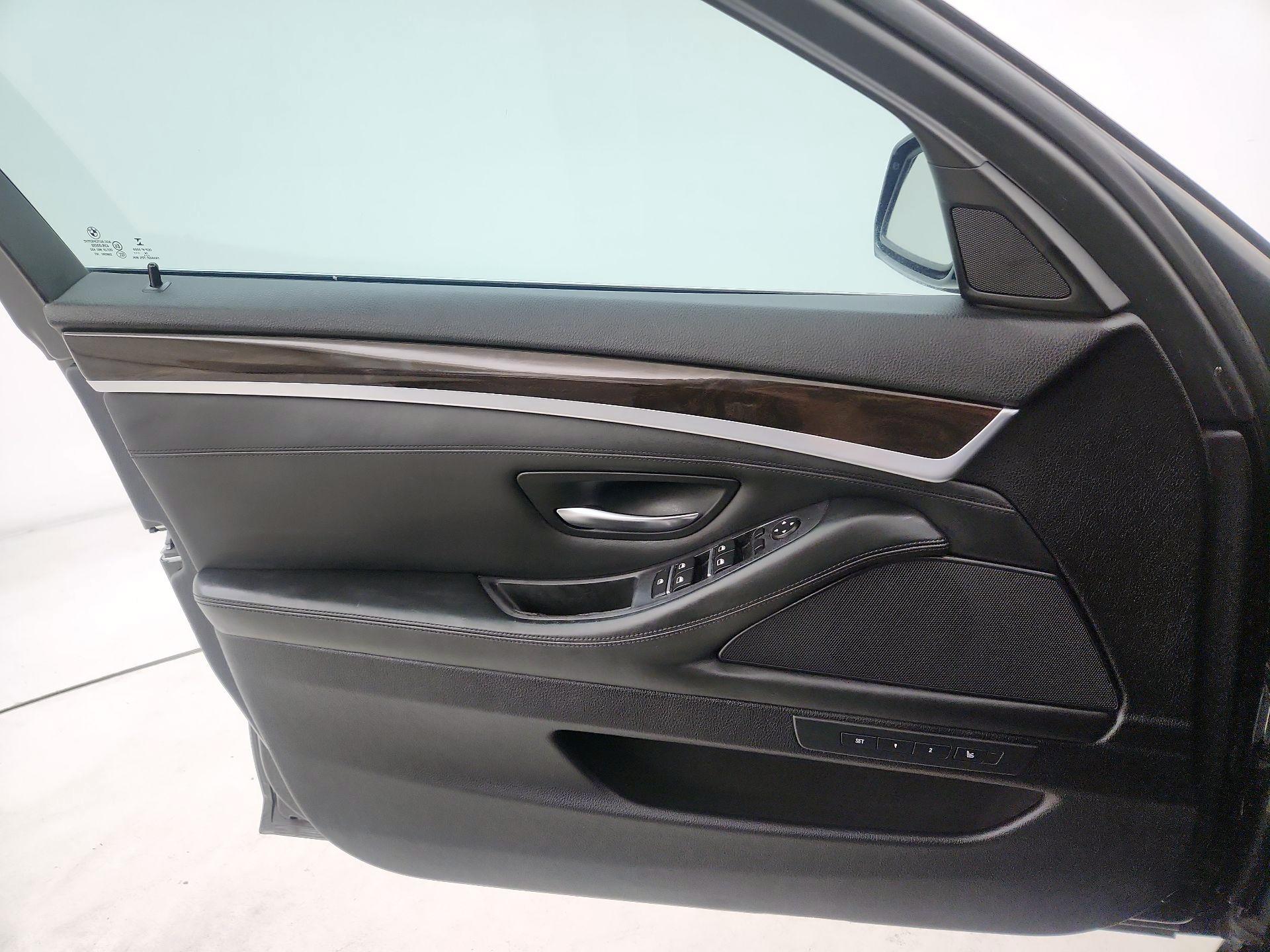 Thumbnail: 2015 BMW 5 Series - 12