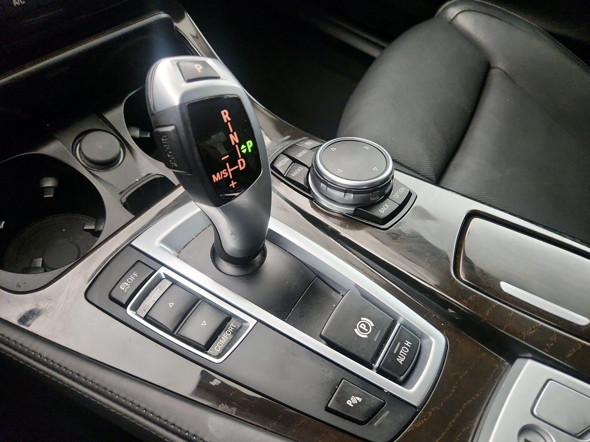 Thumbnail: 2015 BMW 5 Series - 17