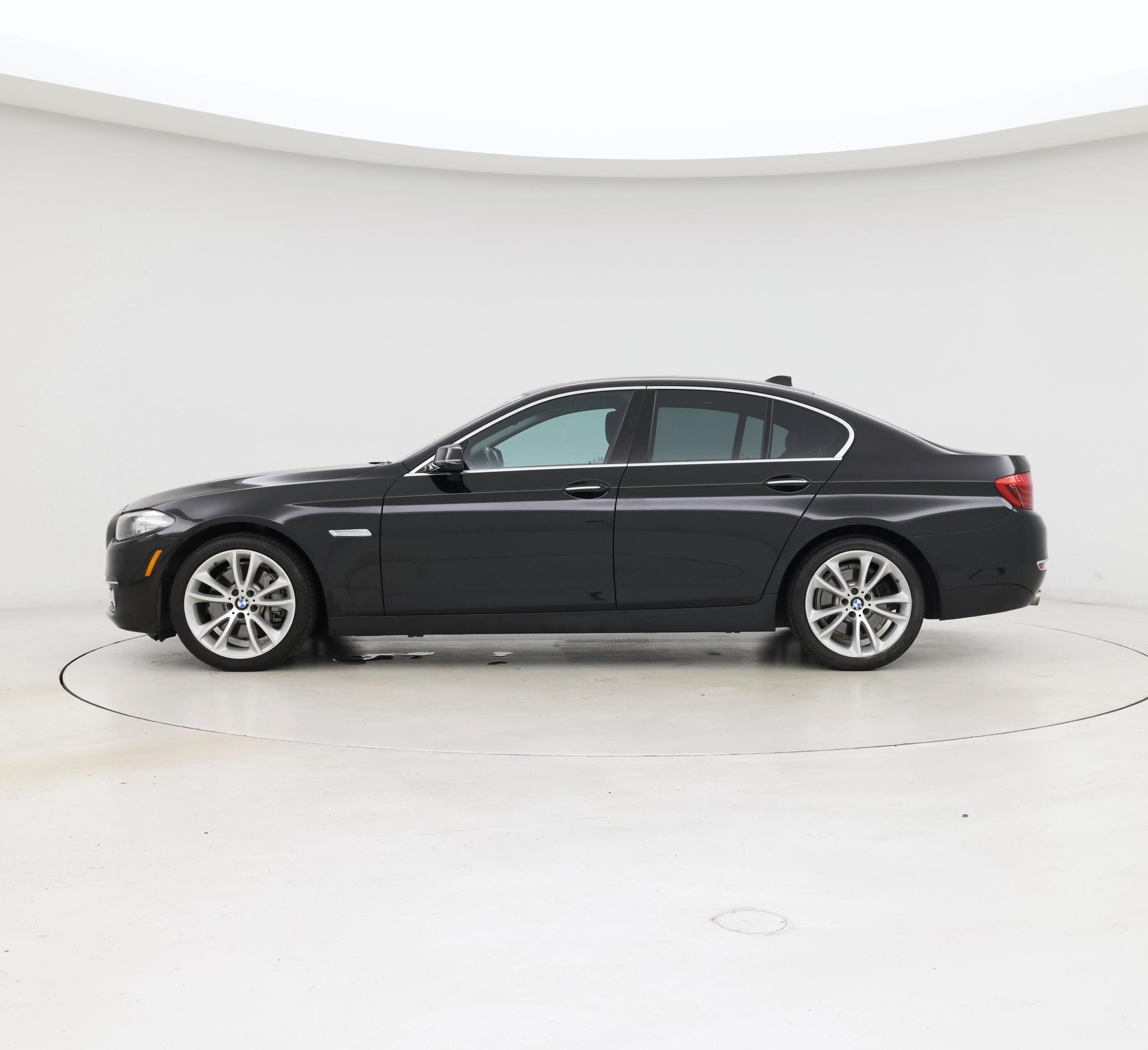 Thumbnail: 2015 BMW 5 Series - 3
