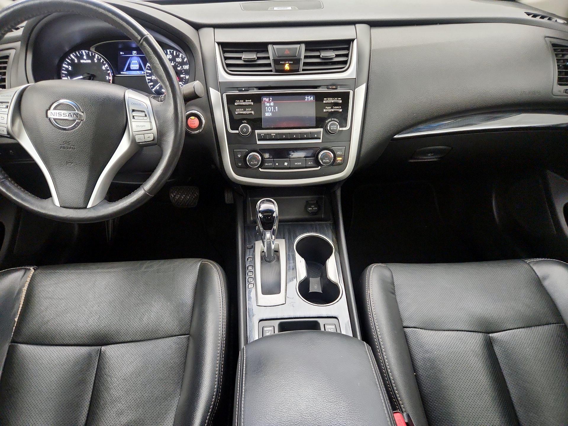 Thumbnail: 2016 Nissan Altima - 9