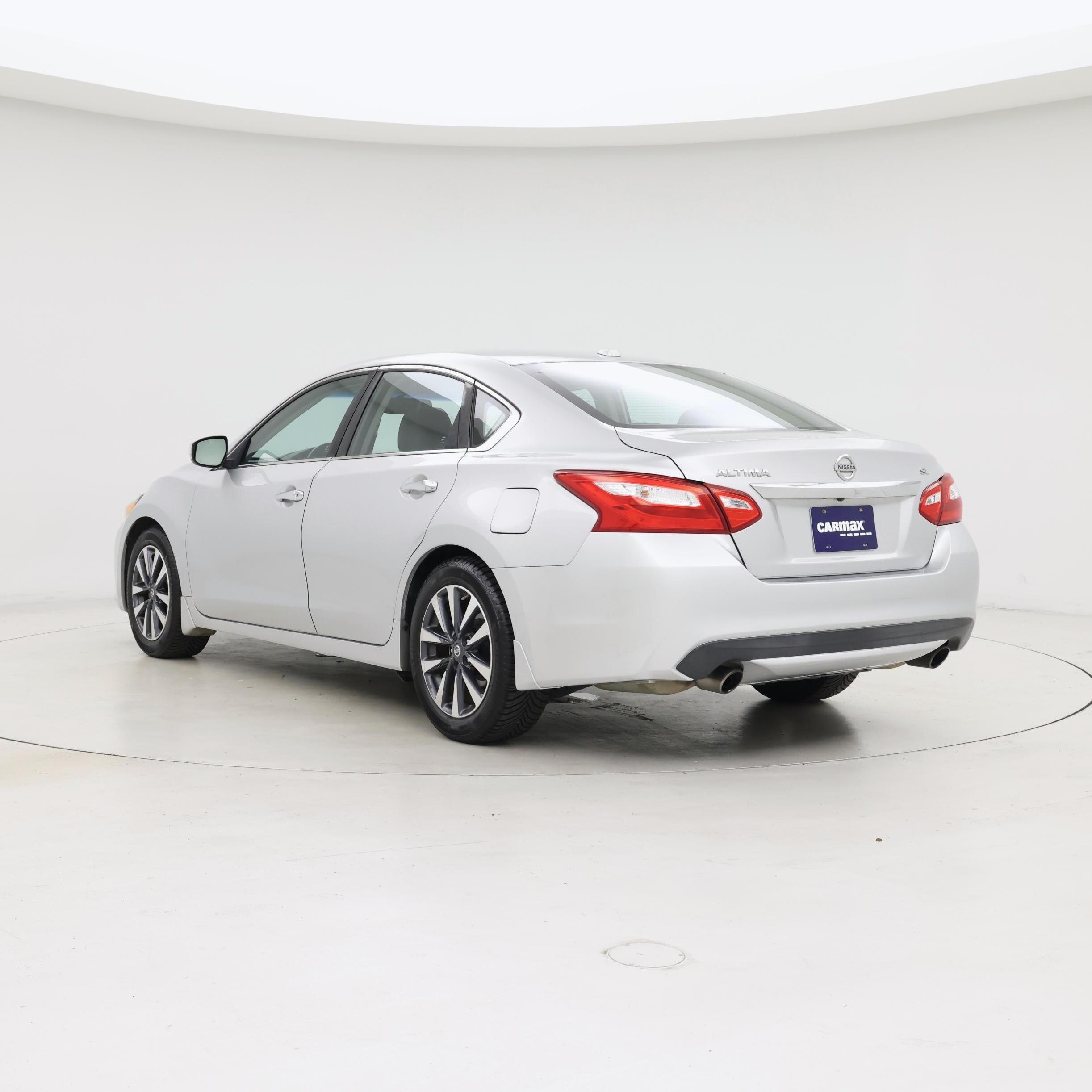 Thumbnail: 2016 Nissan Altima - 2