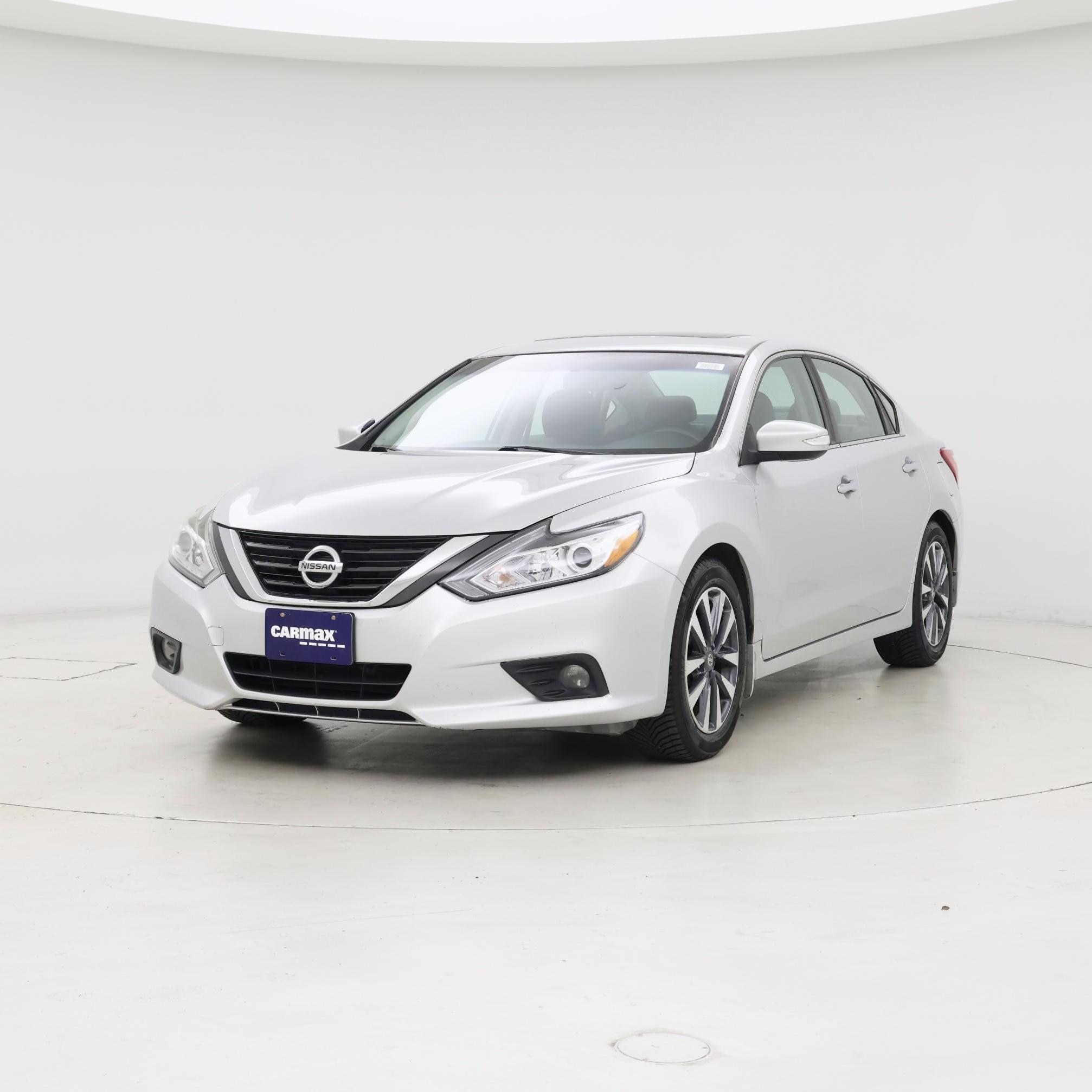 Thumbnail: 2016 Nissan Altima - 4