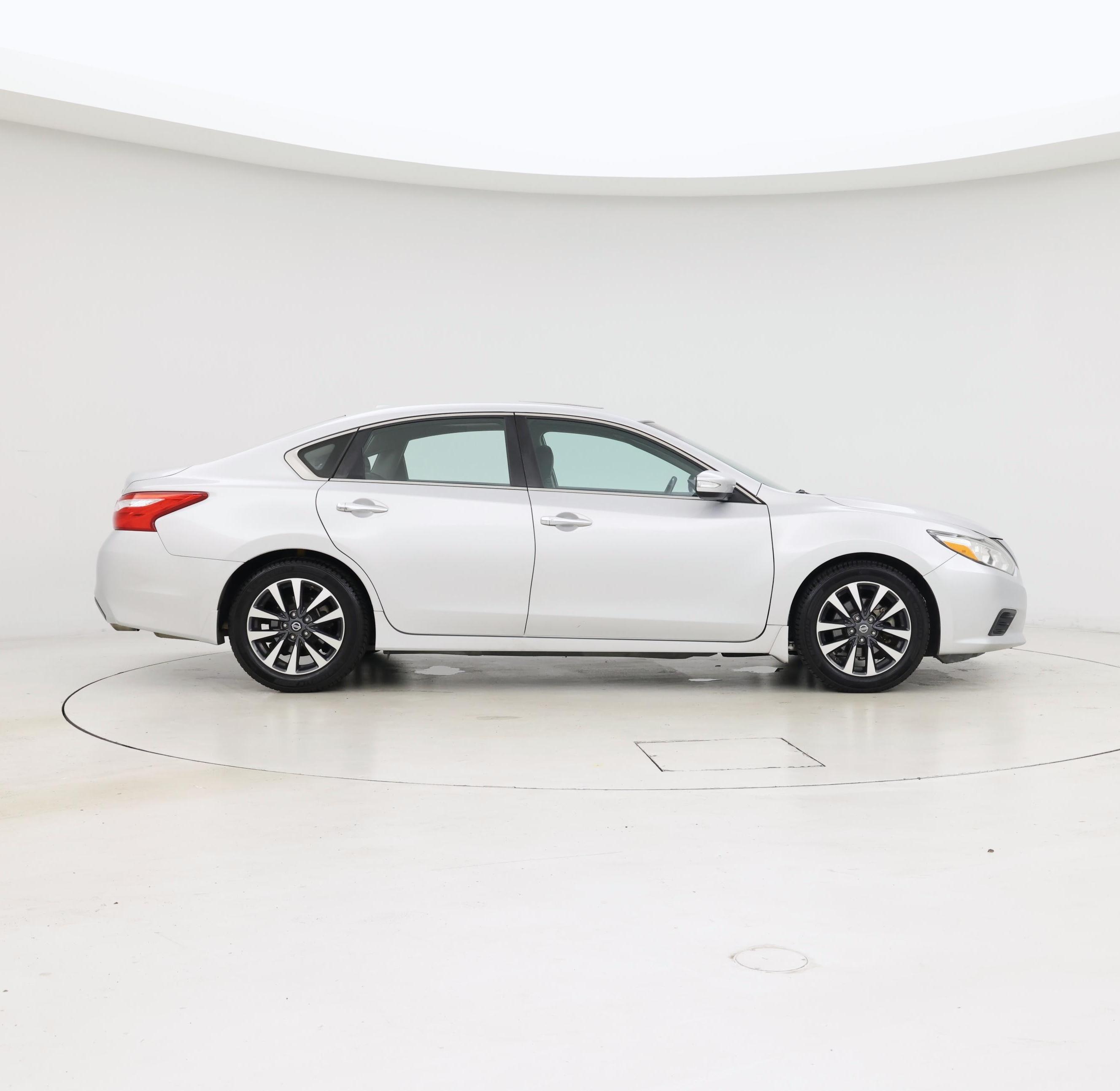 Thumbnail: 2016 Nissan Altima - 7