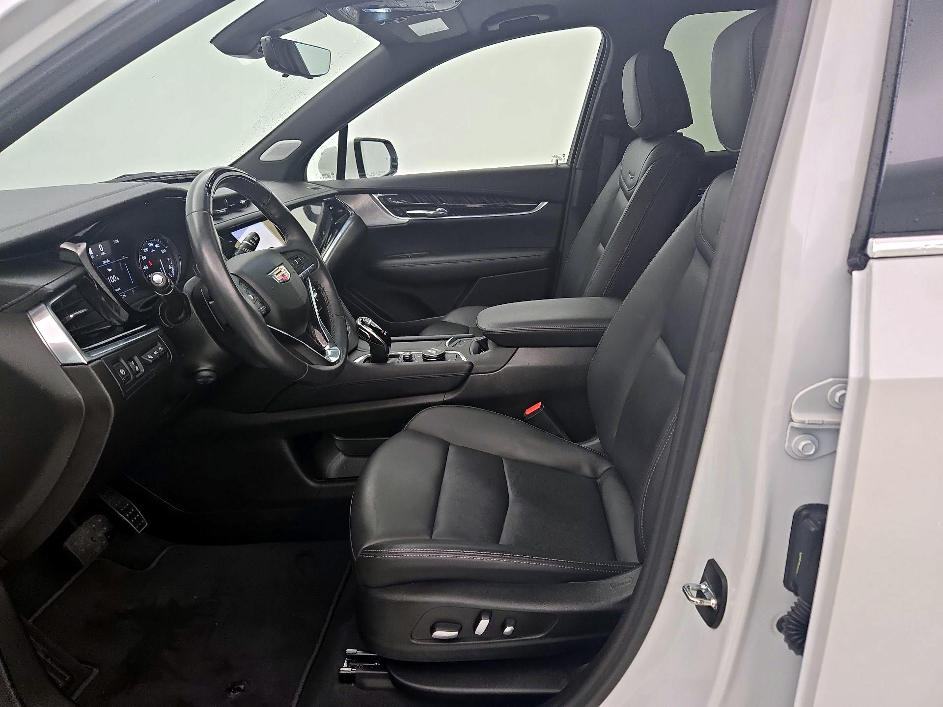 Thumbnail: 2023 Cadillac XT6 - 11