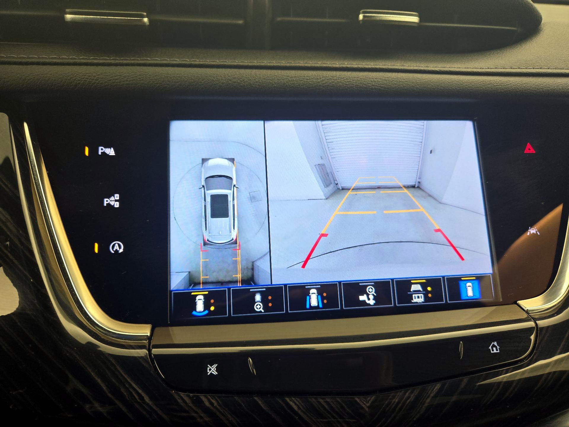 Thumbnail: 2023 Cadillac XT6 - 15