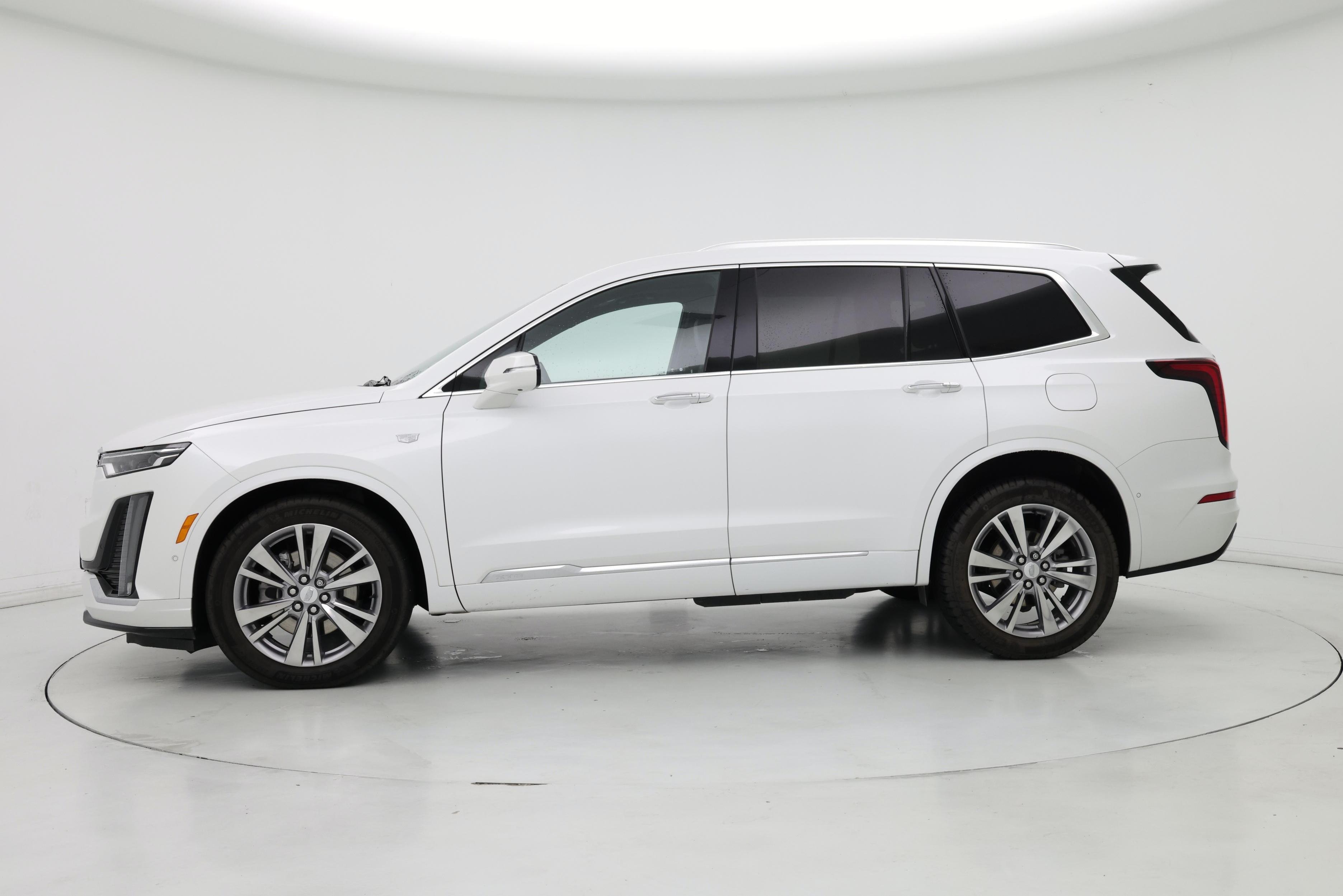 Thumbnail: 2023 Cadillac XT6 - 3