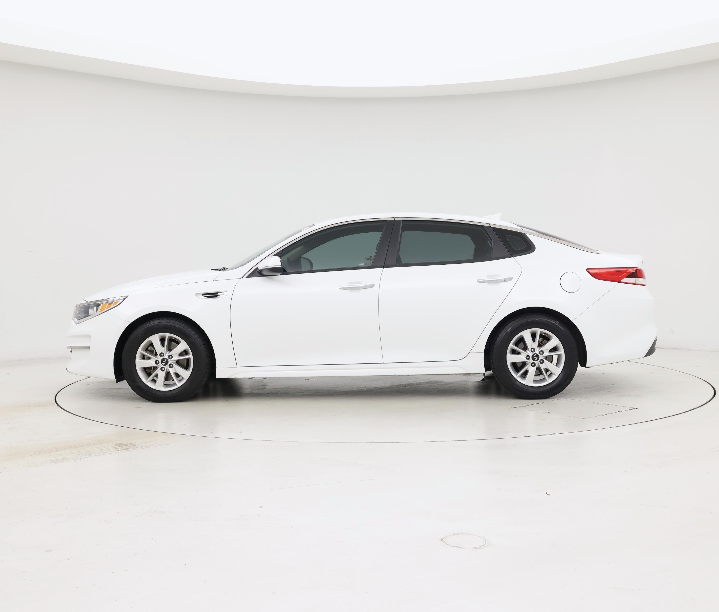 Thumbnail: 2017 Kia Optima - 3