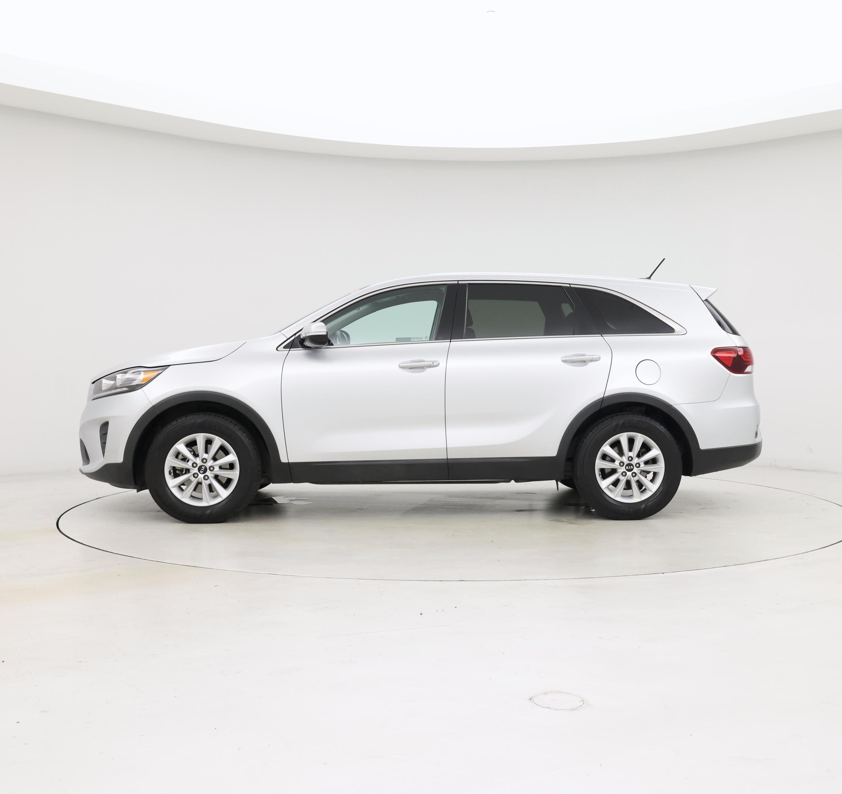 Thumbnail: 2019 Kia Sorento - 3