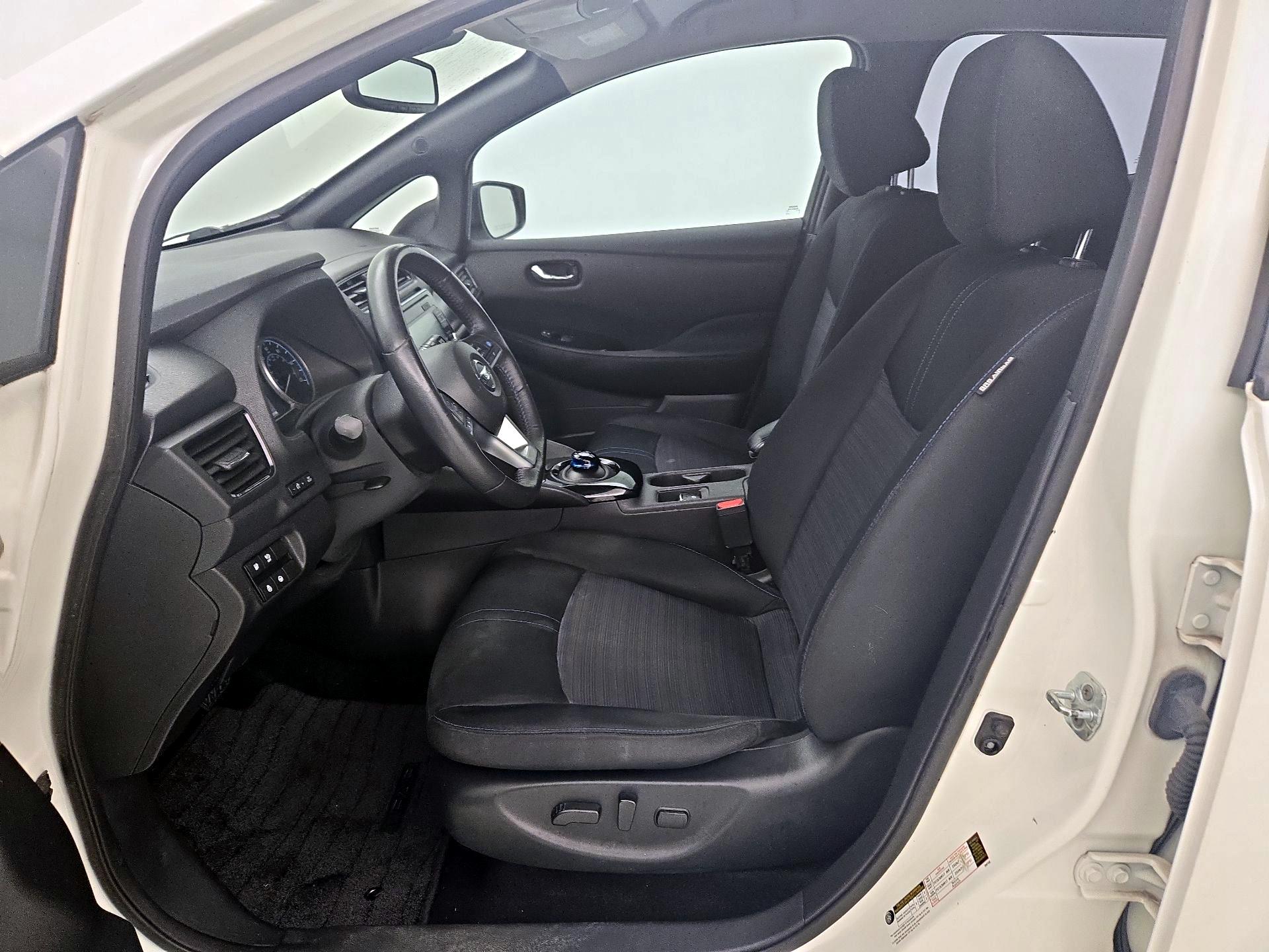 Thumbnail: 2018 Nissan Leaf - 11