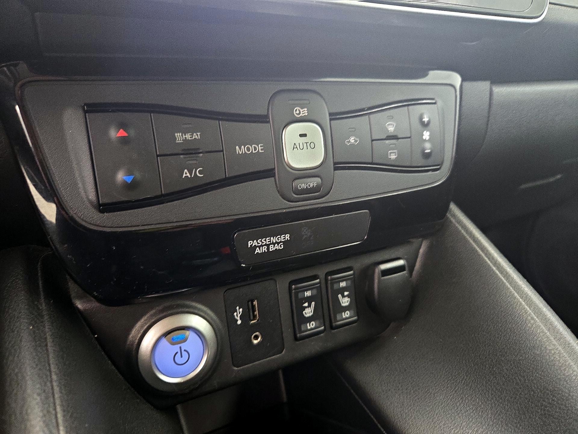 Thumbnail: 2018 Nissan Leaf - 17