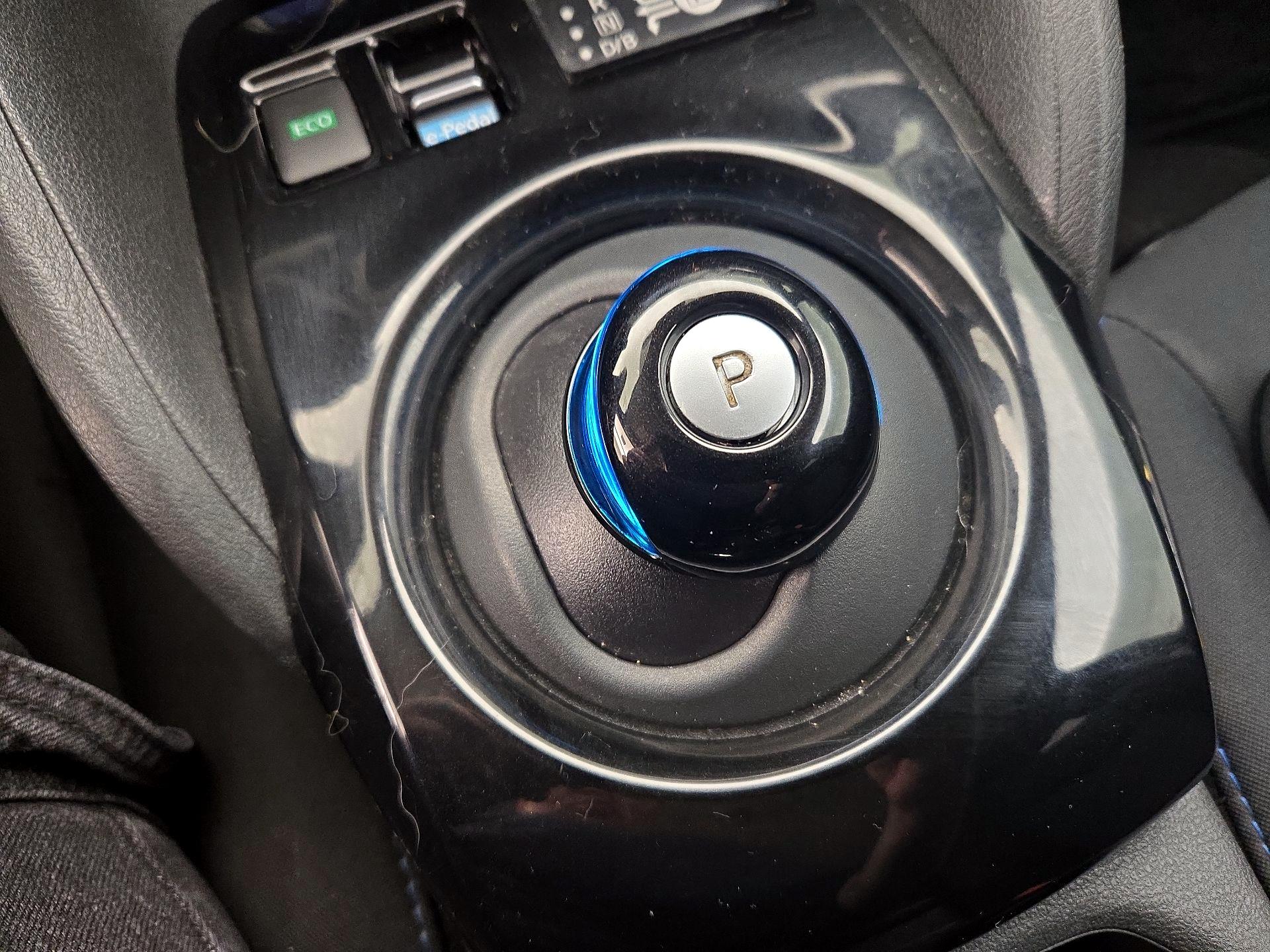 Thumbnail: 2018 Nissan Leaf - 18