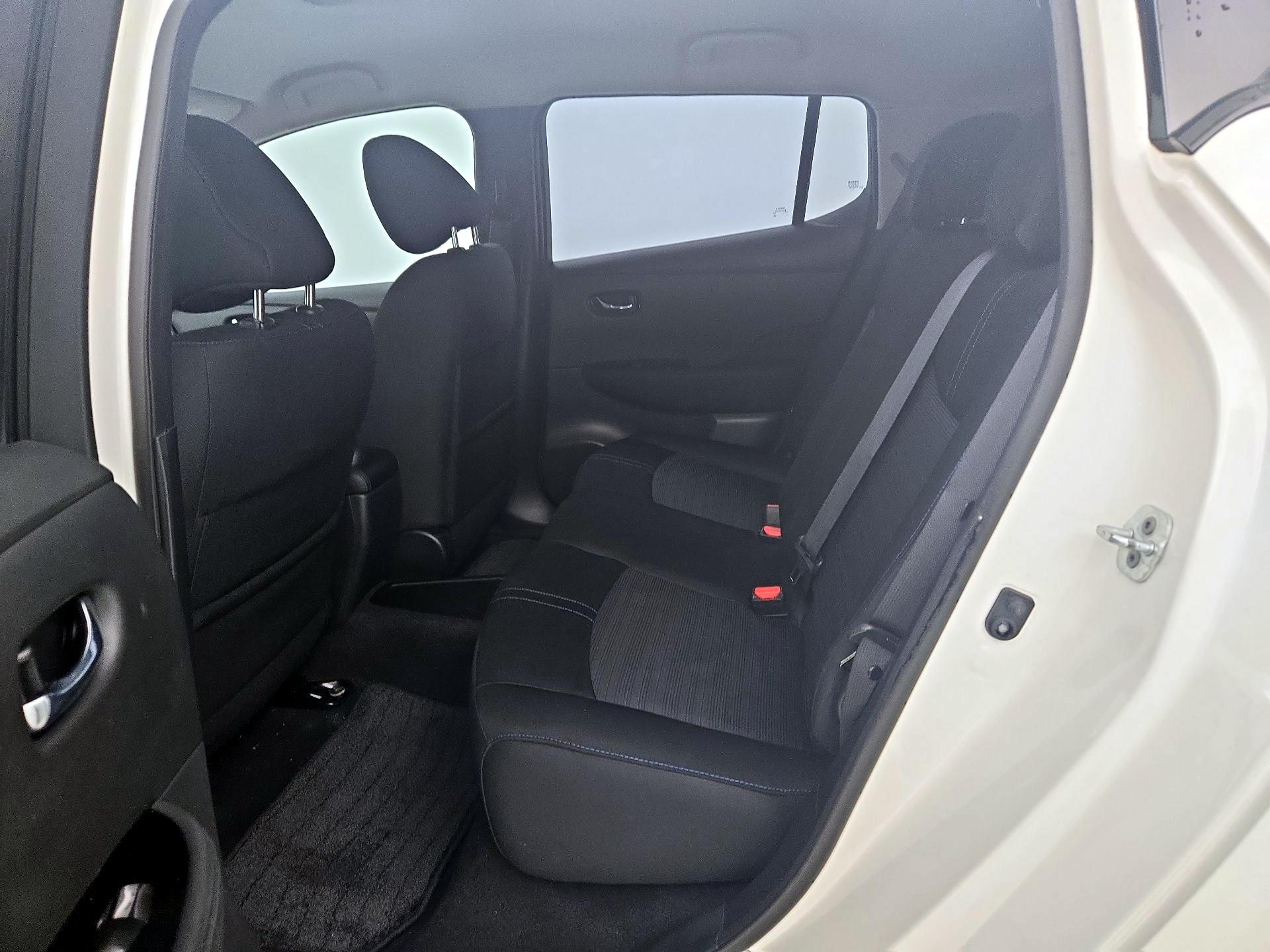 Thumbnail: 2018 Nissan Leaf - 20