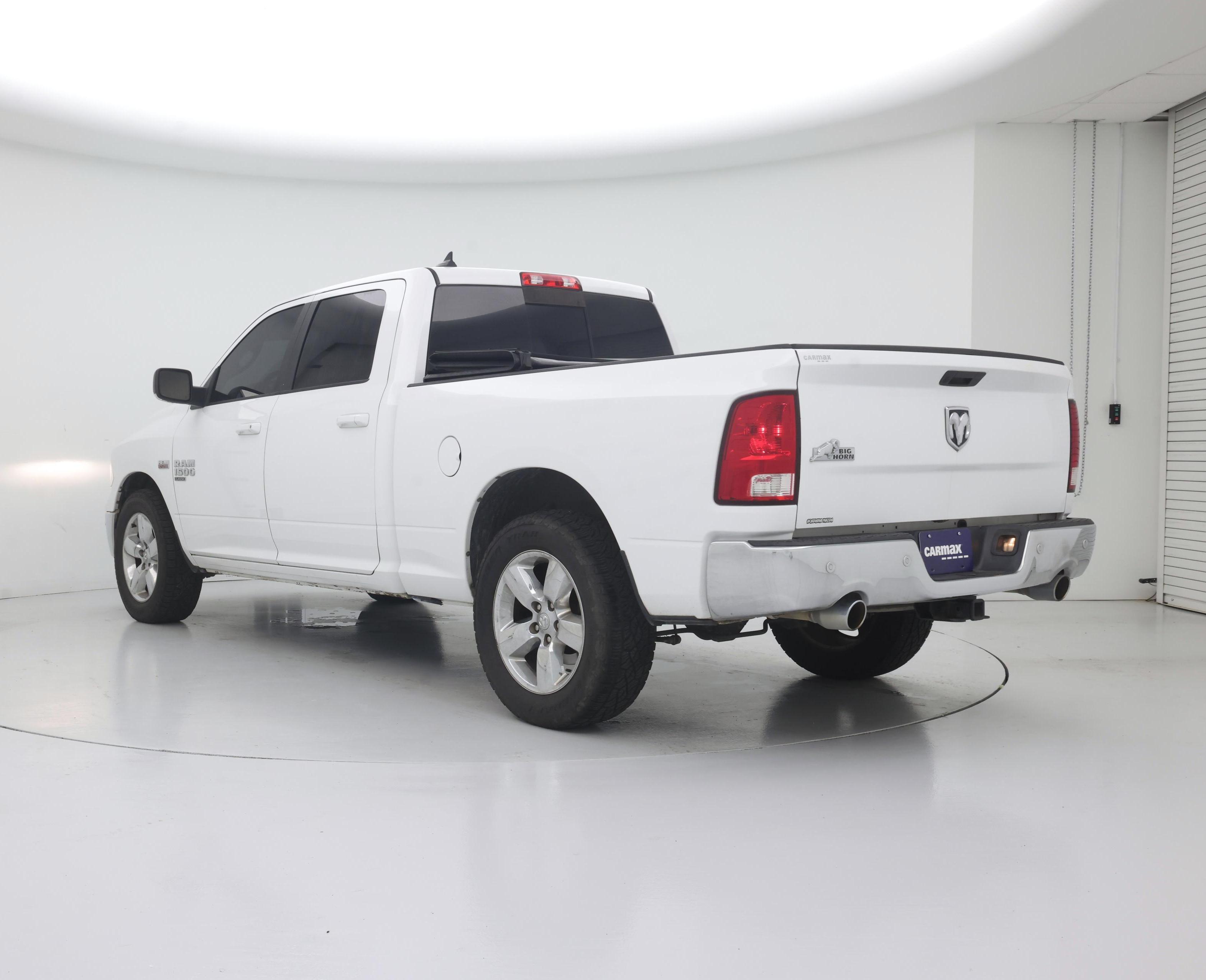 Thumbnail: 2019 RAM 1500 Classic - 2