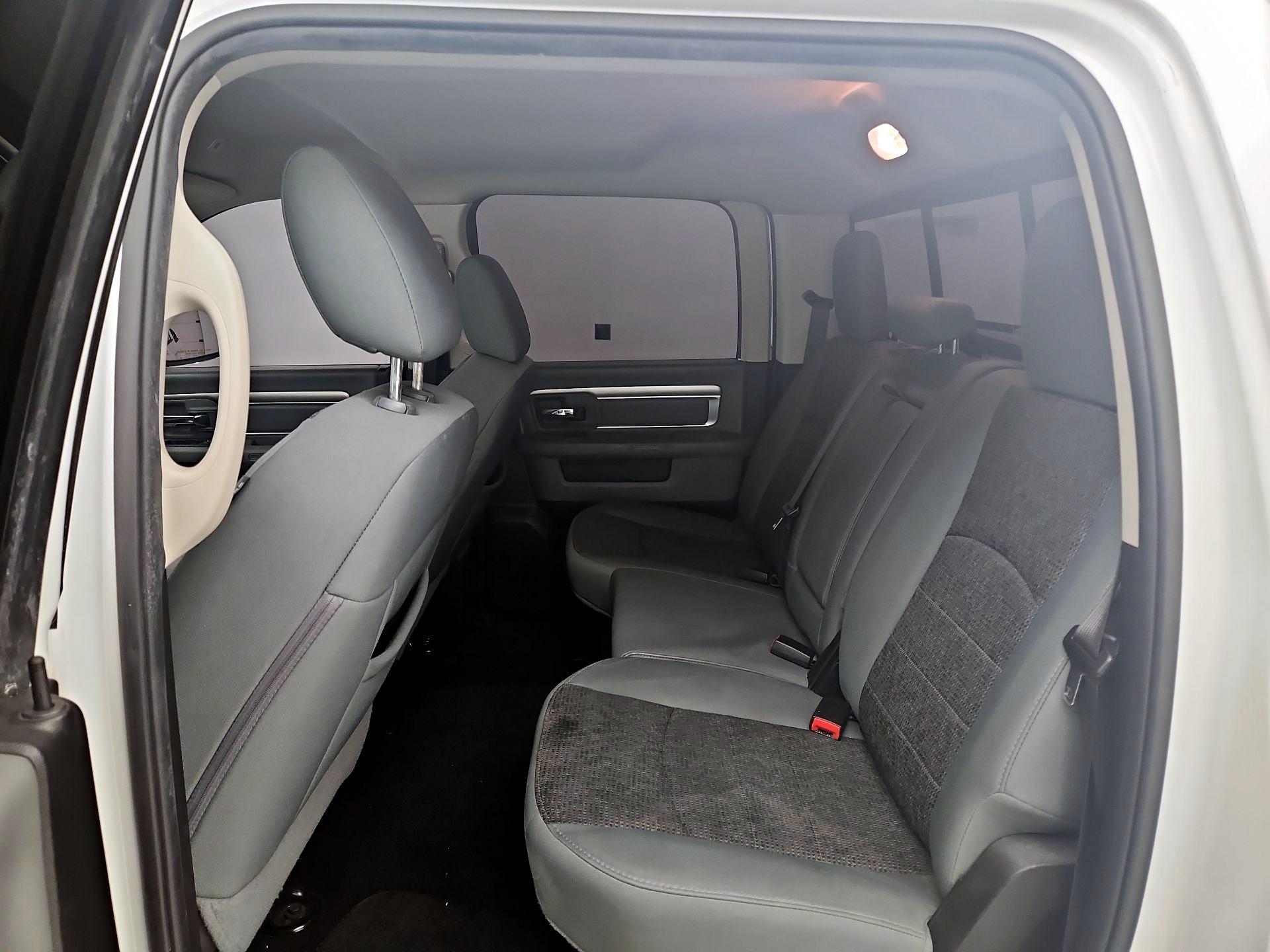 Thumbnail: 2019 RAM 1500 Classic - 19