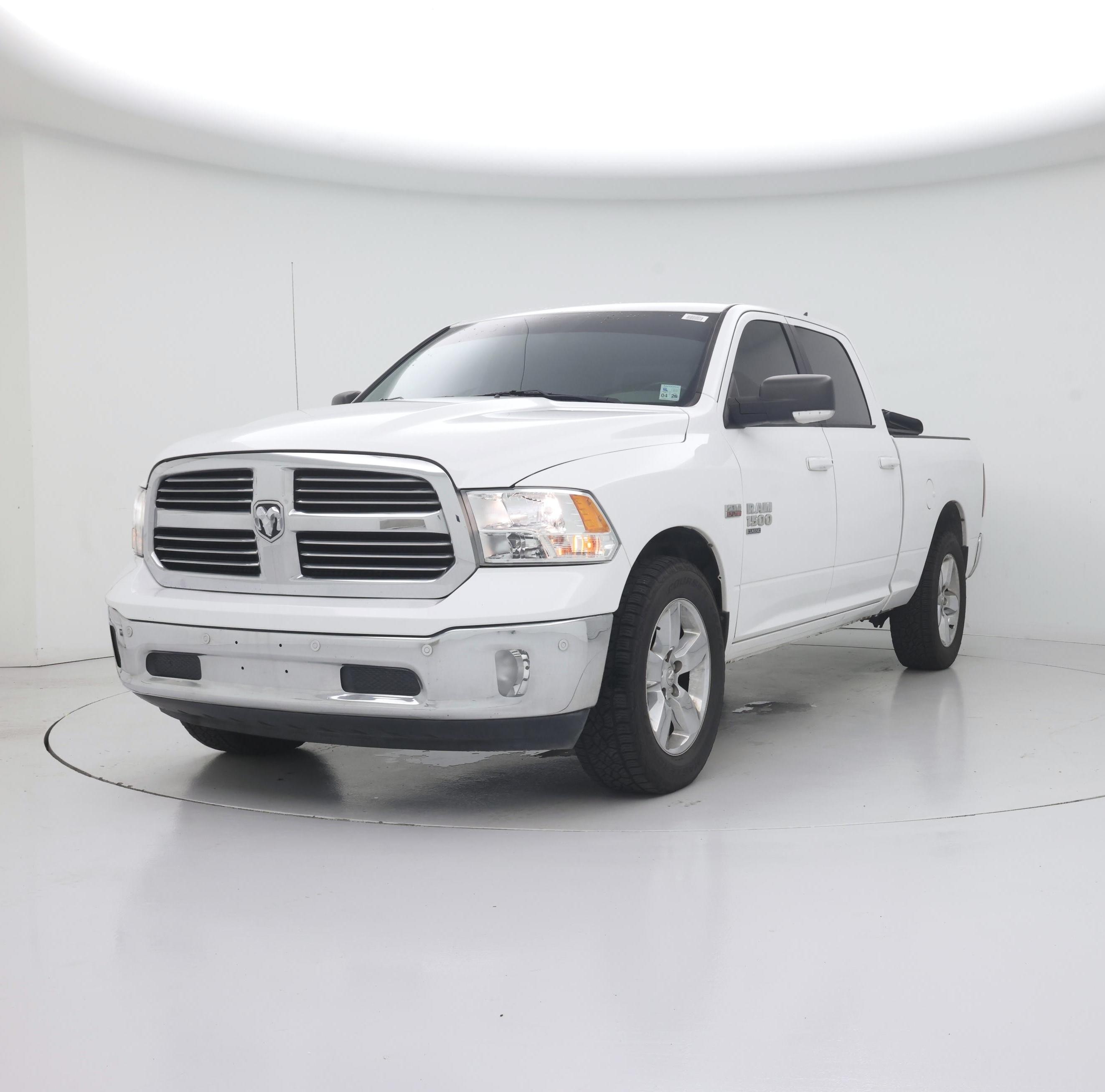 Thumbnail: 2019 RAM 1500 Classic - 4