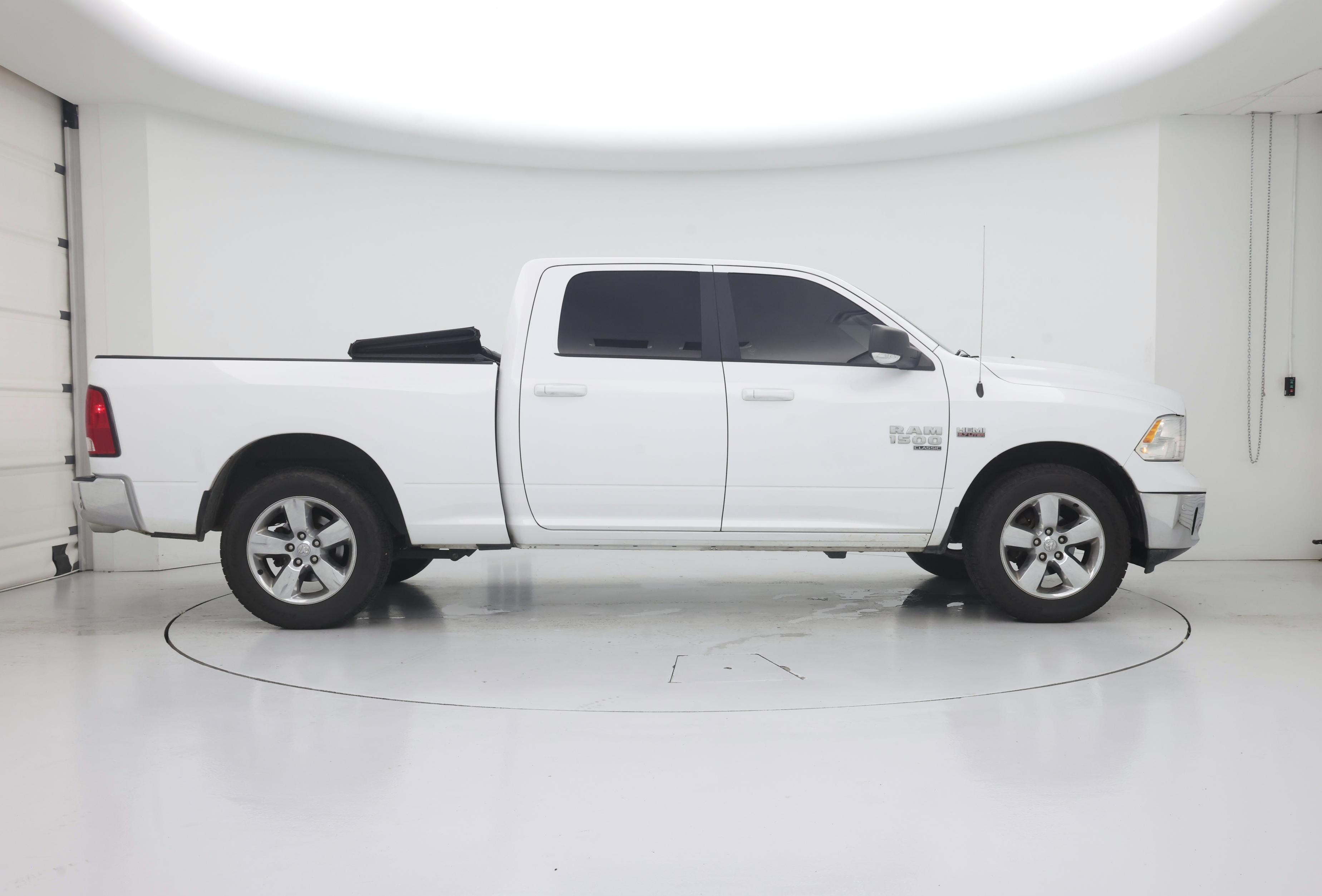 Thumbnail: 2019 RAM 1500 Classic - 7