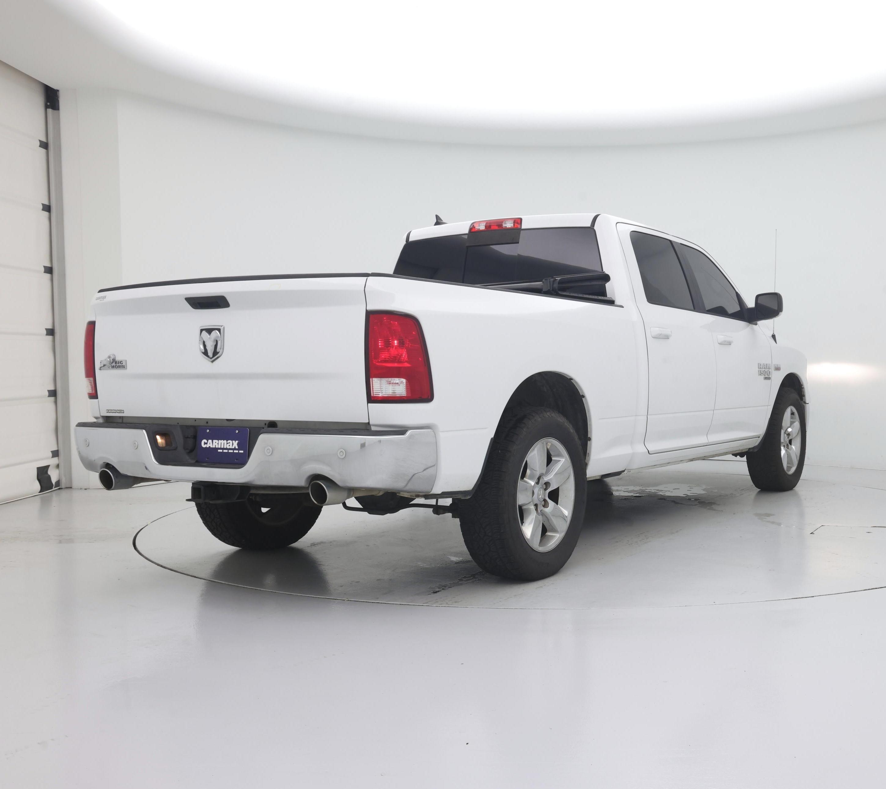 Thumbnail: 2019 RAM 1500 Classic - 8