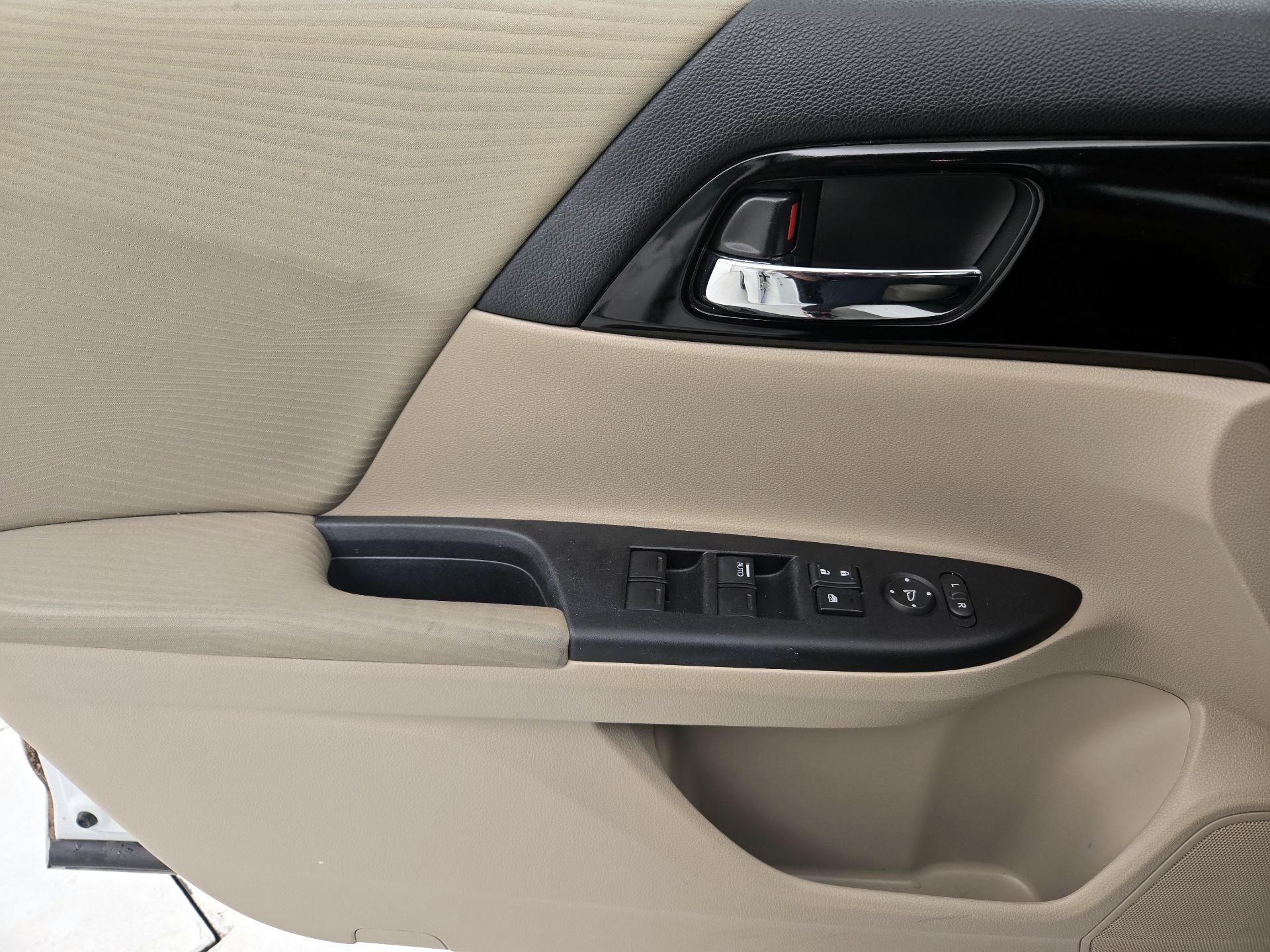 Thumbnail: 2017 Honda Accord - 12