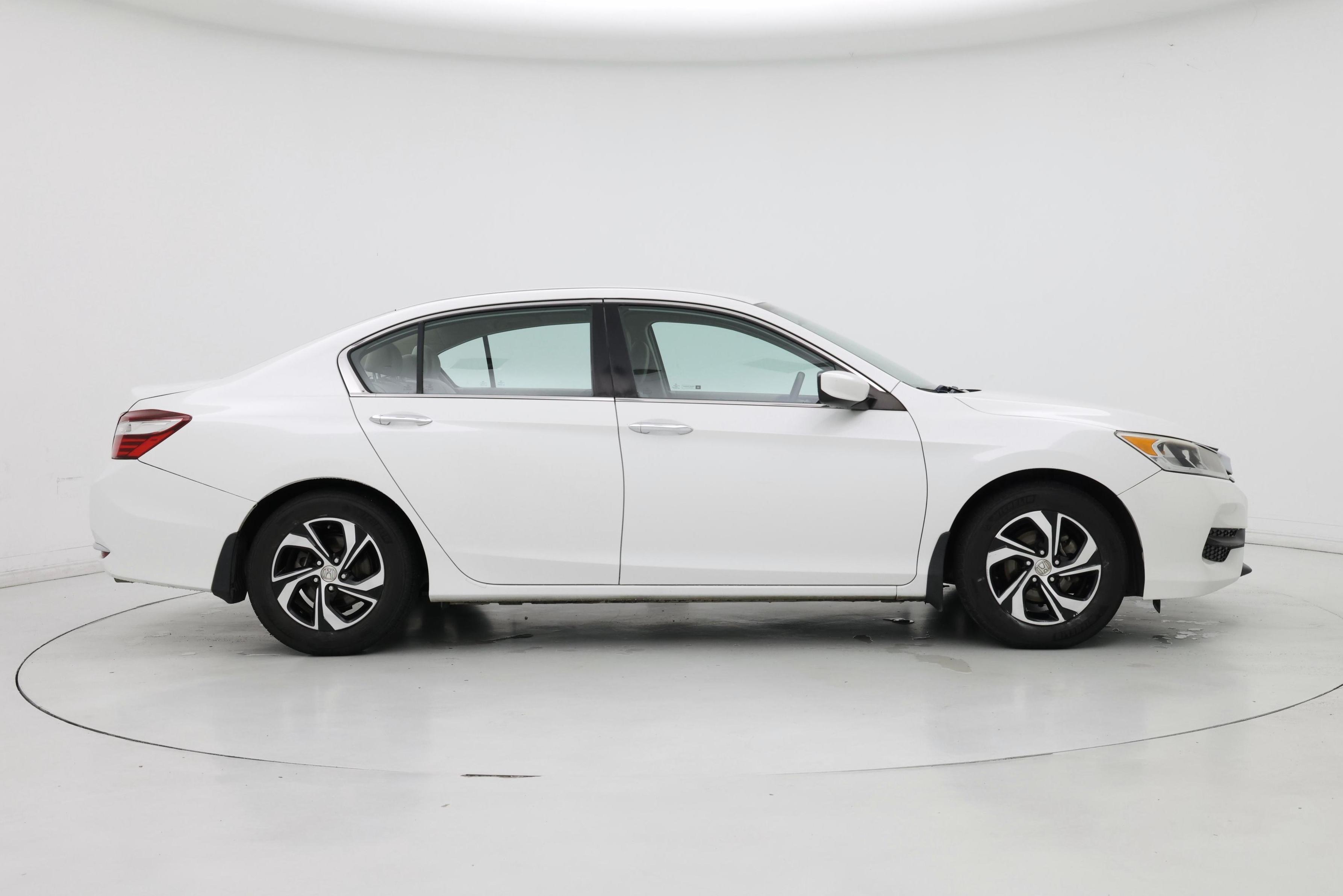 Thumbnail: 2017 Honda Accord - 7