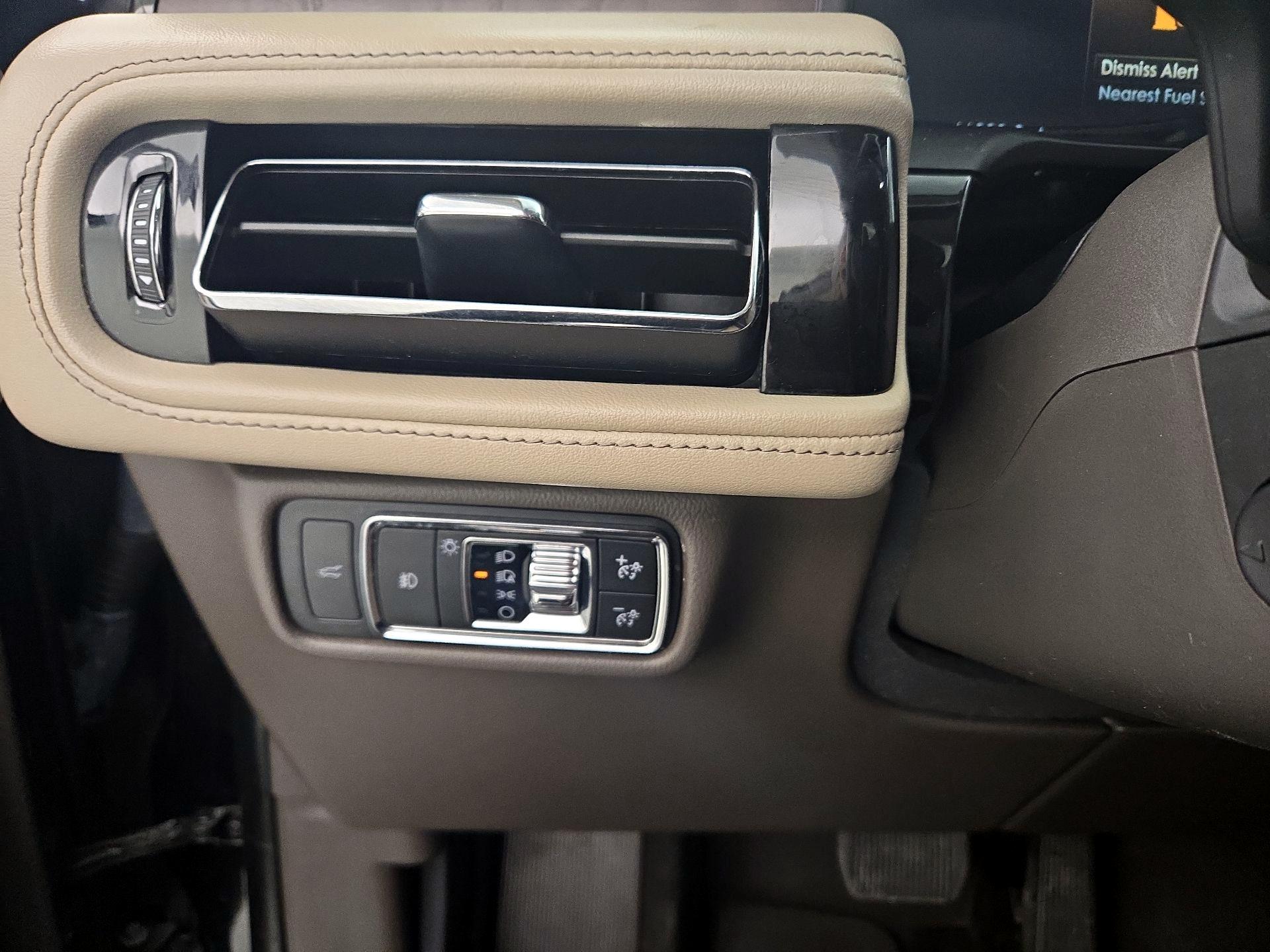 Thumbnail: 2020 Lincoln Aviator - 13