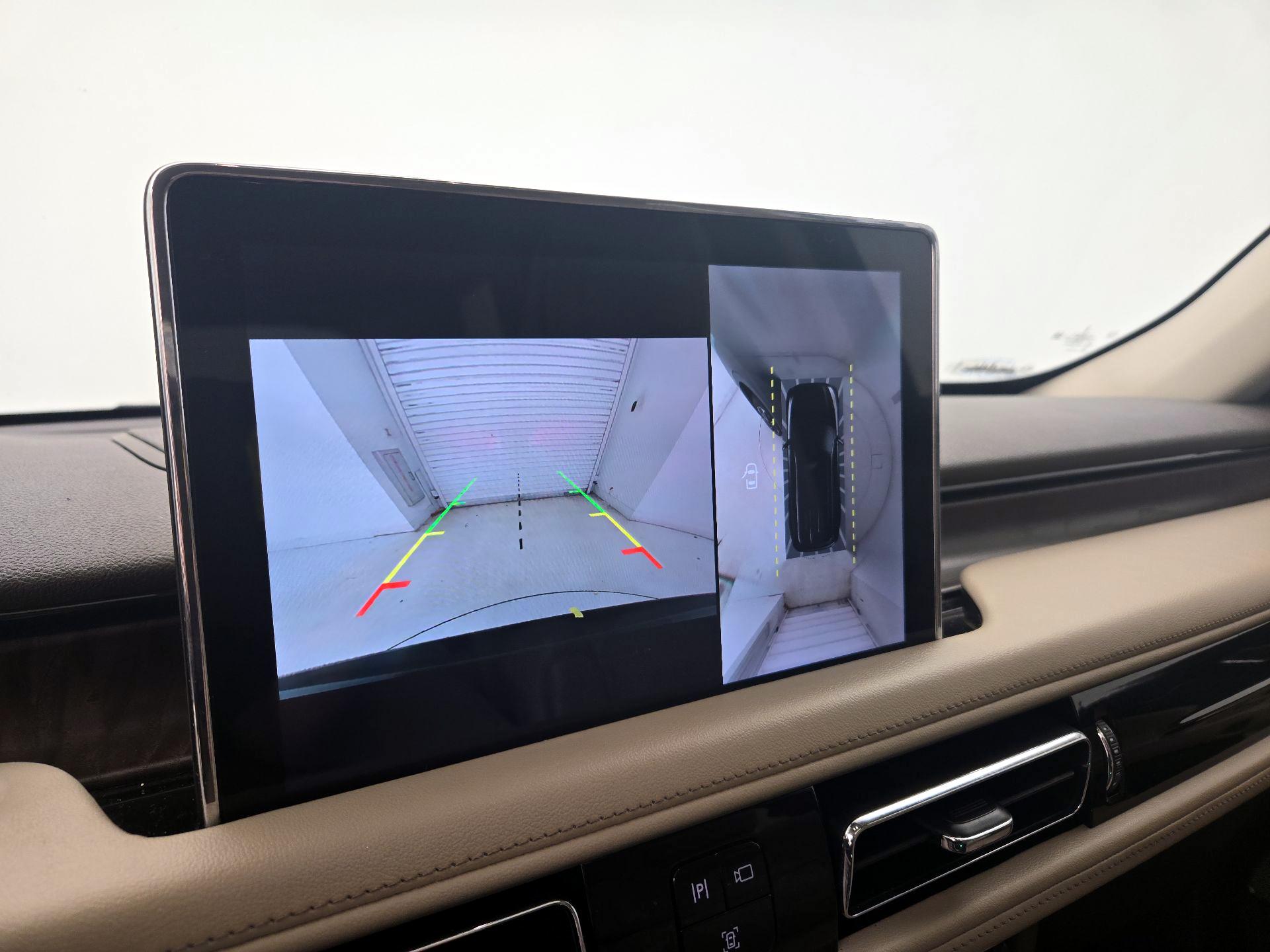 Thumbnail: 2020 Lincoln Aviator - 15