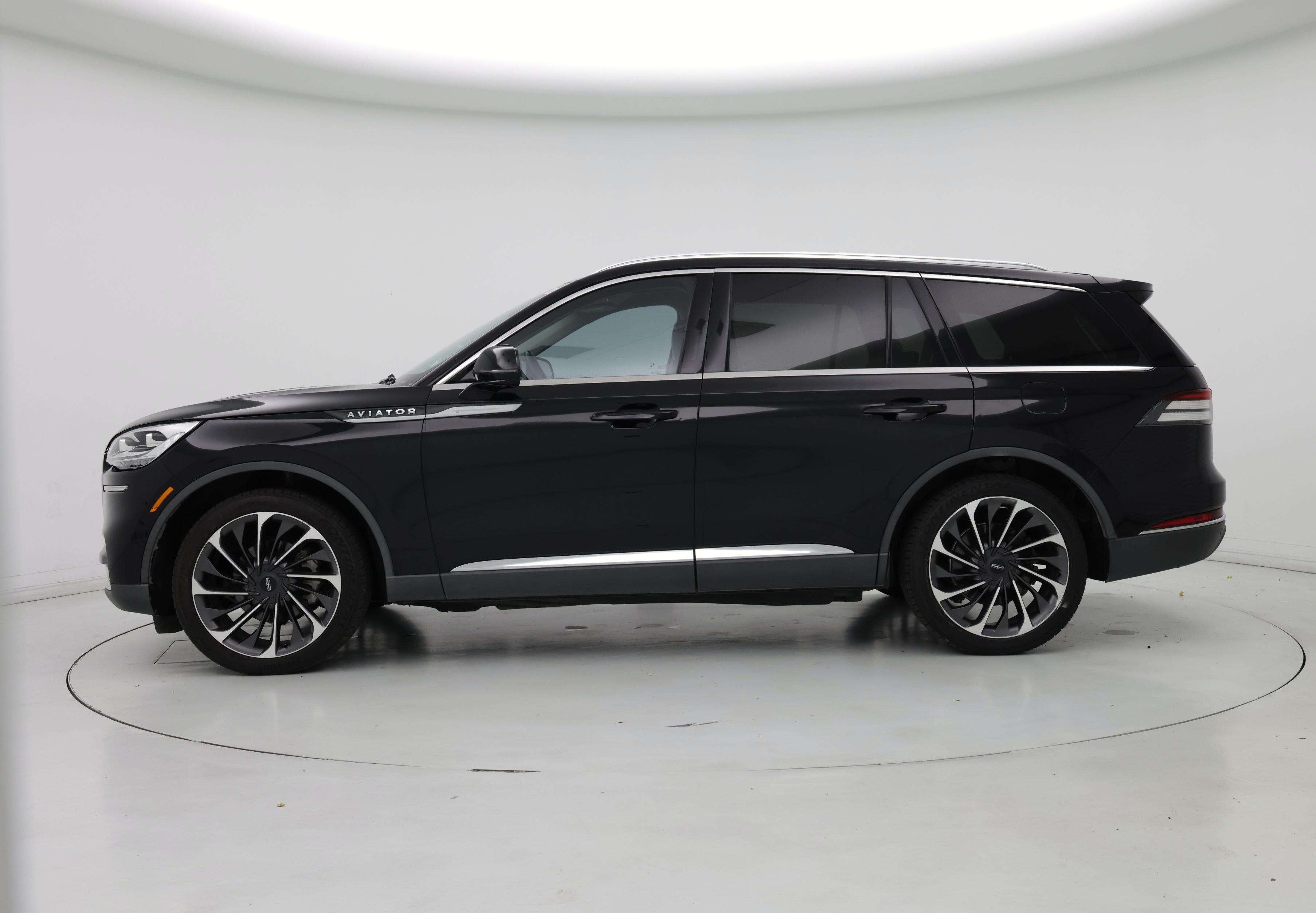 Thumbnail: 2020 Lincoln Aviator - 3