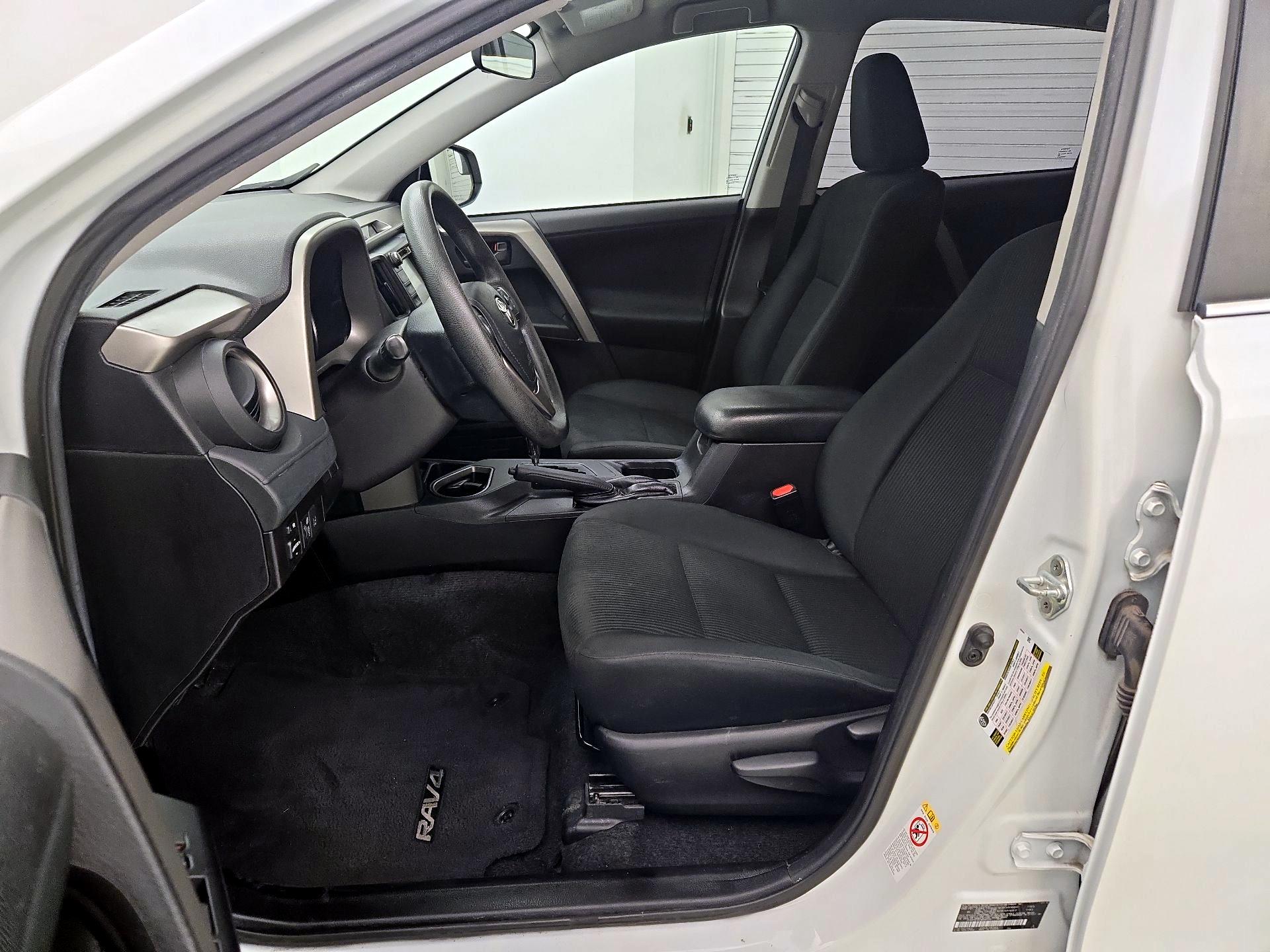 Thumbnail: 2018 Toyota RAV4 - 11