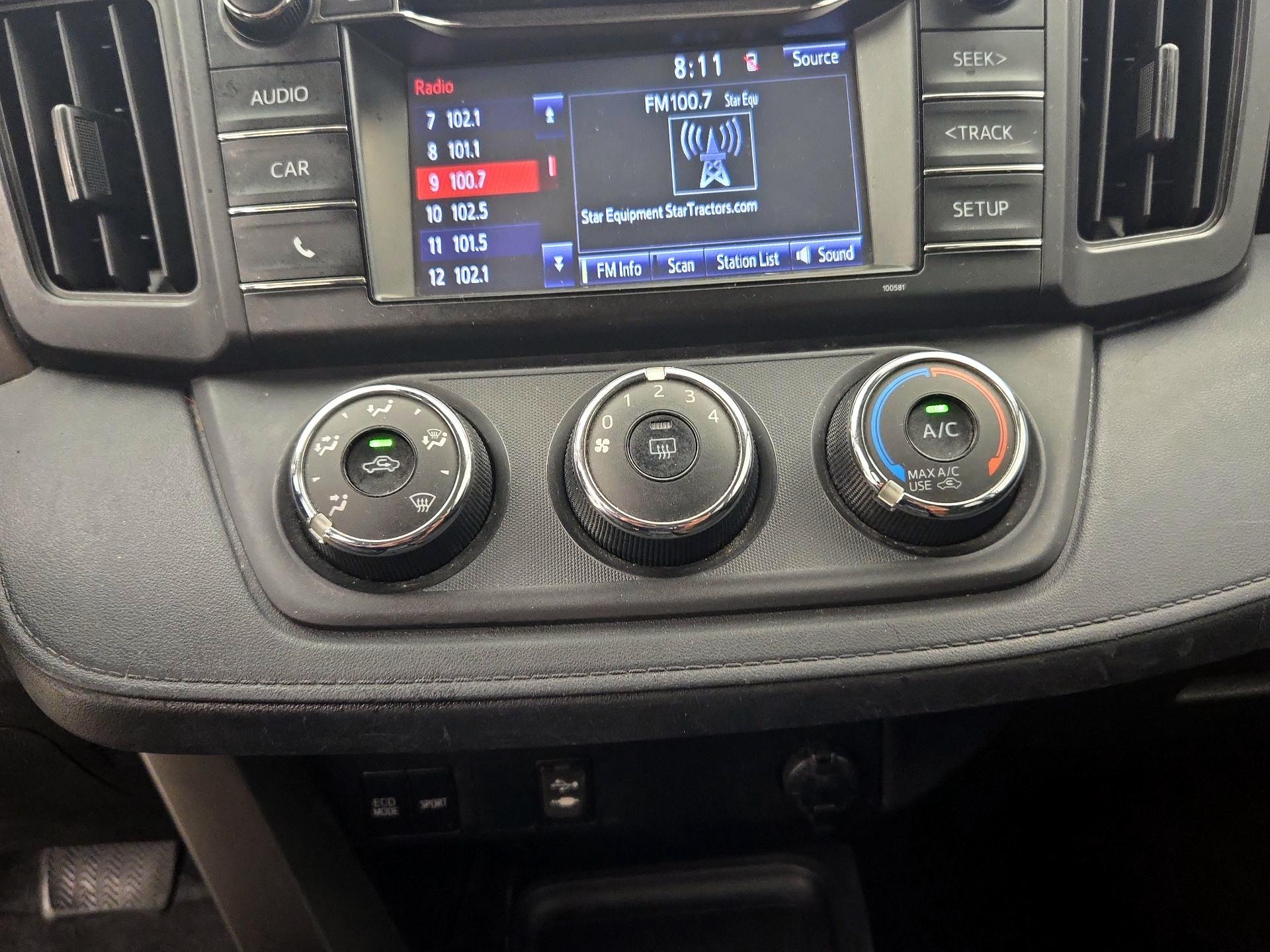 Thumbnail: 2018 Toyota RAV4 - 16