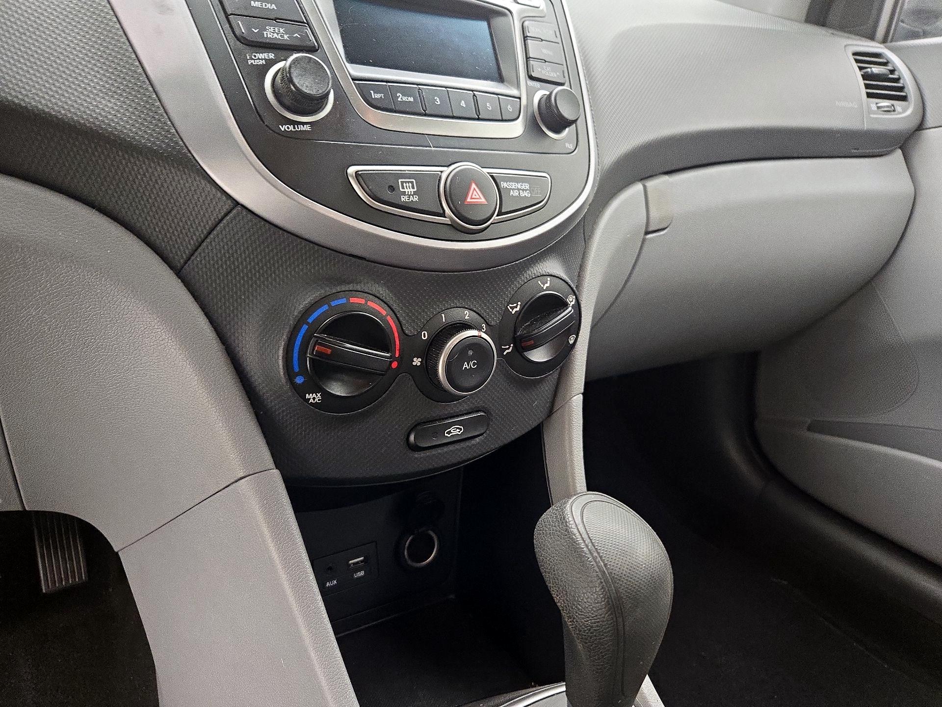 Thumbnail: 2015 Hyundai Accent - 15