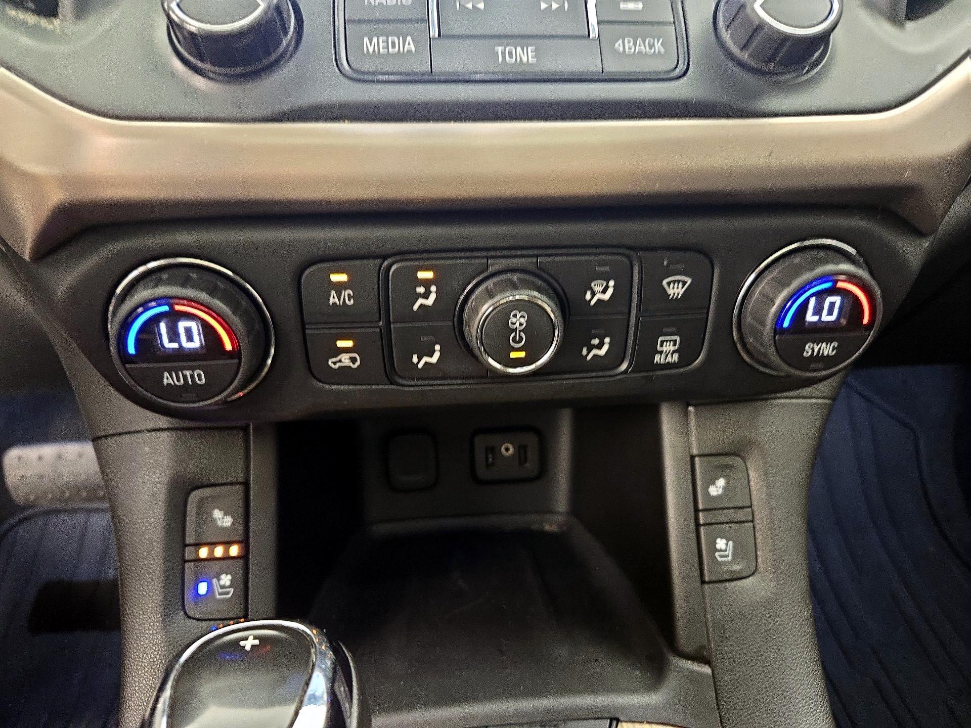 Thumbnail: 2019 GMC Acadia - 17