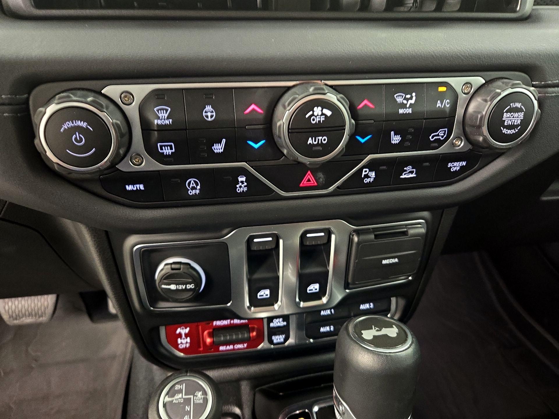 Thumbnail: 2024 Jeep Wrangler - 17