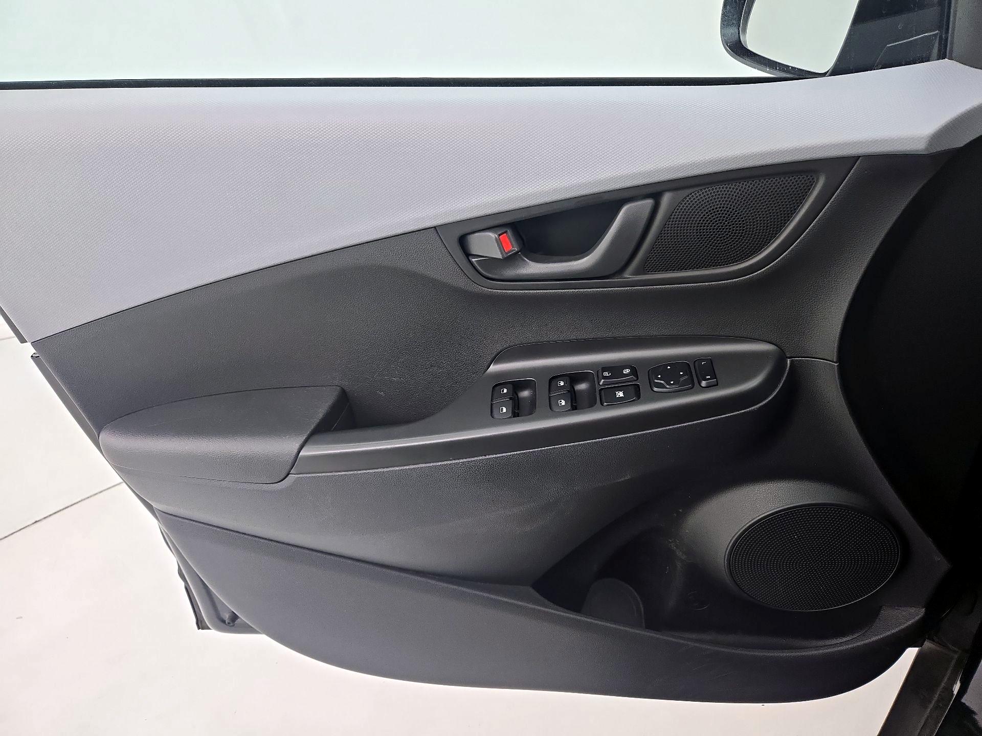 Thumbnail: 2020 Hyundai Kona - 12