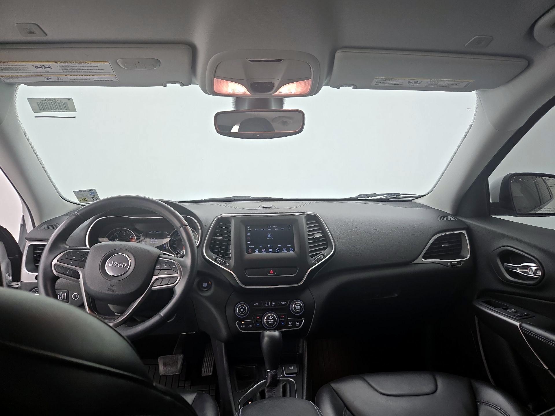 Thumbnail: 2019 Jeep Cherokee - 9