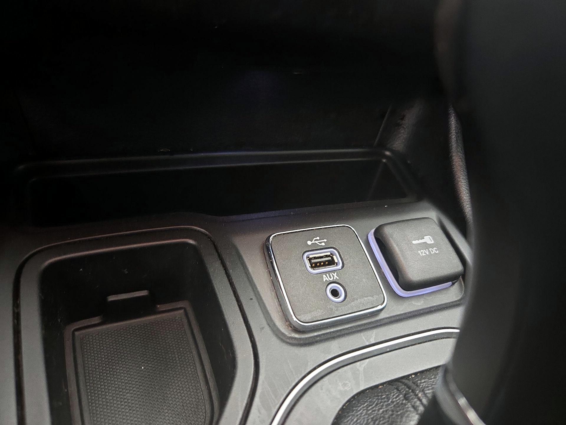 Thumbnail: 2019 Jeep Cherokee - 18