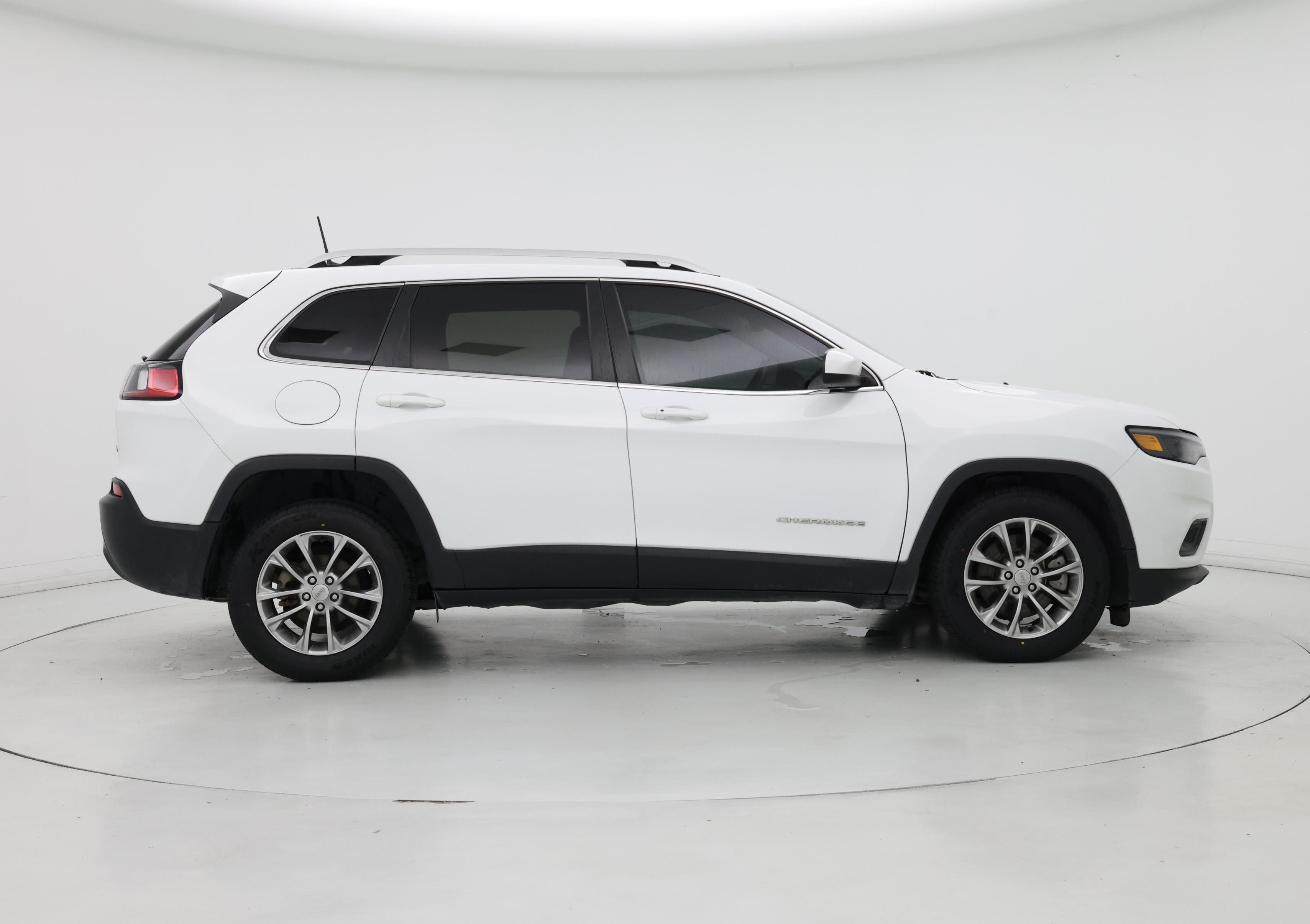 Thumbnail: 2019 Jeep Cherokee - 7