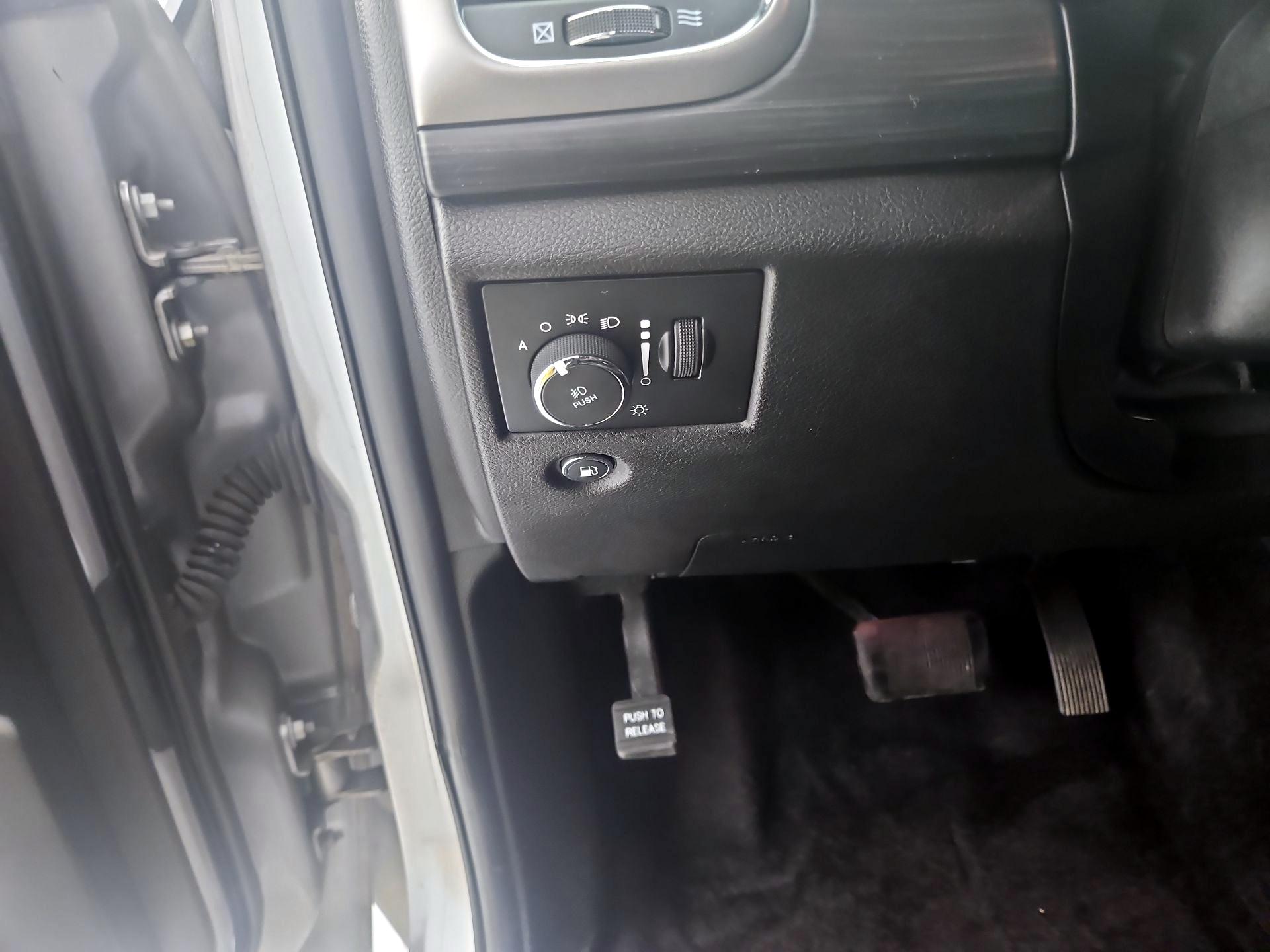 Thumbnail: 2019 Jeep Grand Cherokee - 13