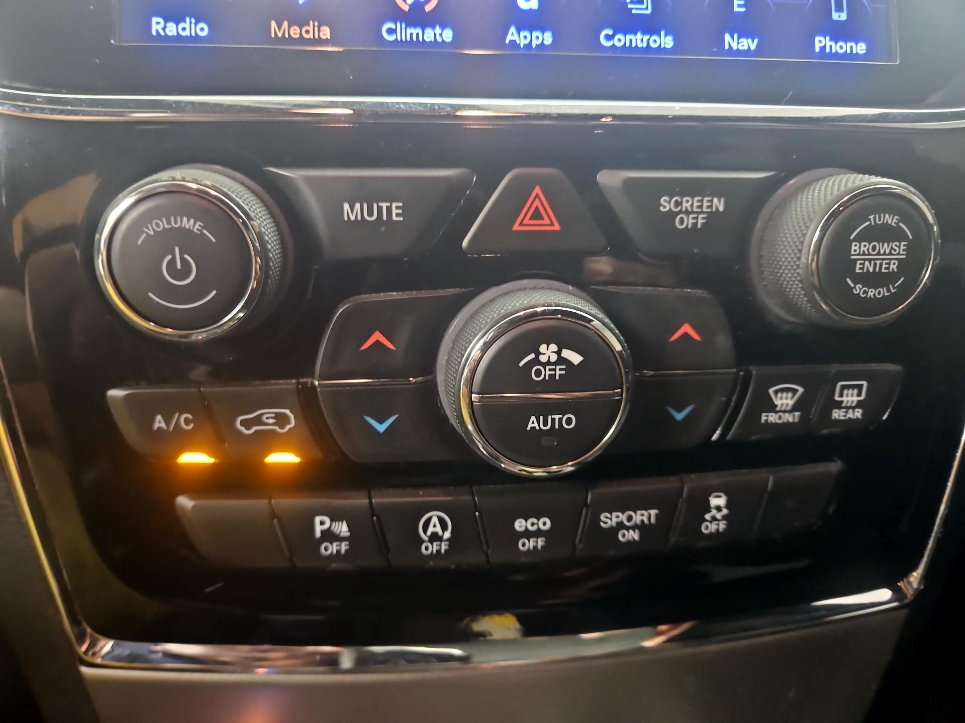 Thumbnail: 2019 Jeep Grand Cherokee - 17