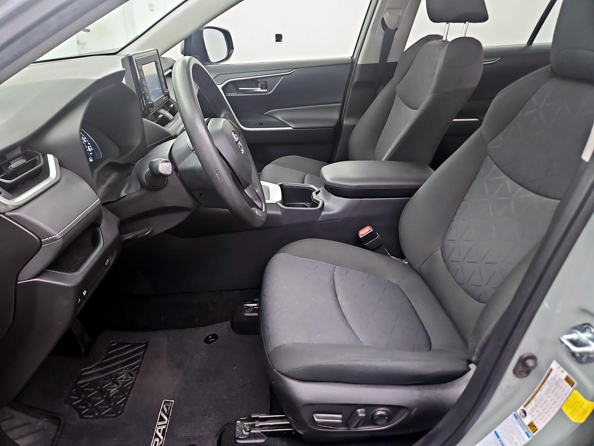 Thumbnail: 2022 Toyota RAV4 - 11