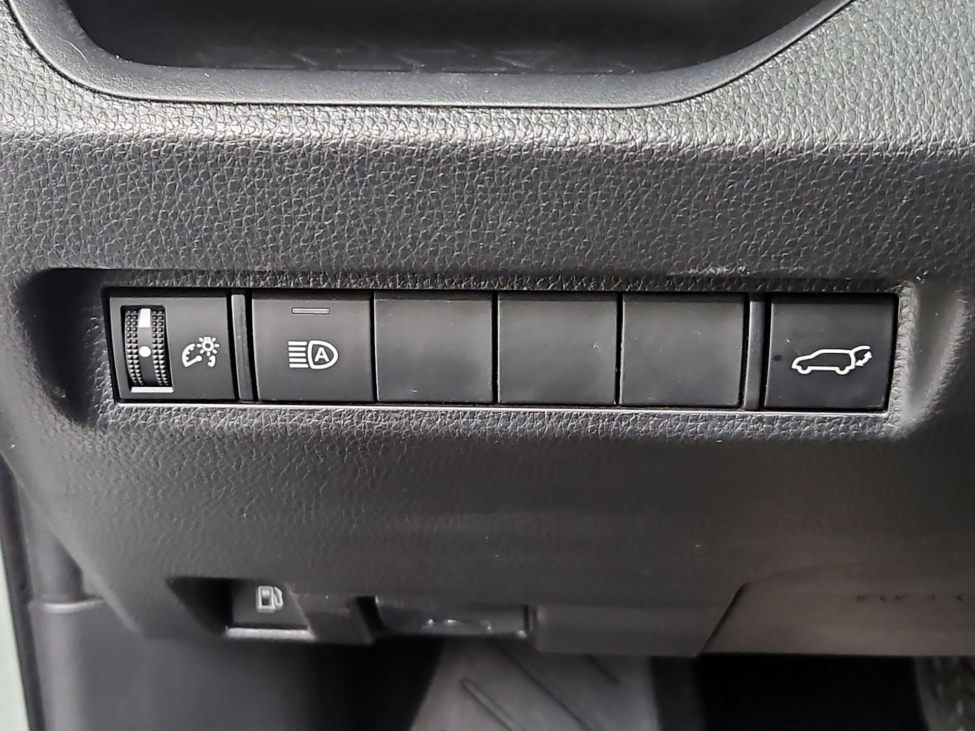 Thumbnail: 2022 Toyota RAV4 - 13