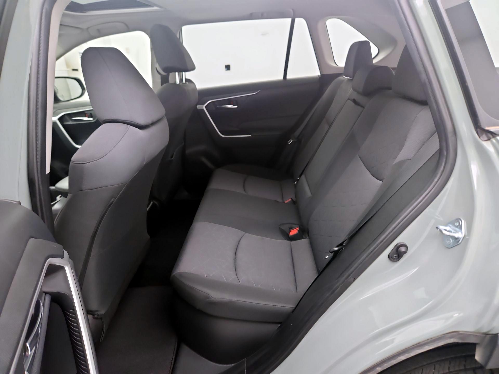 Thumbnail: 2022 Toyota RAV4 - 20