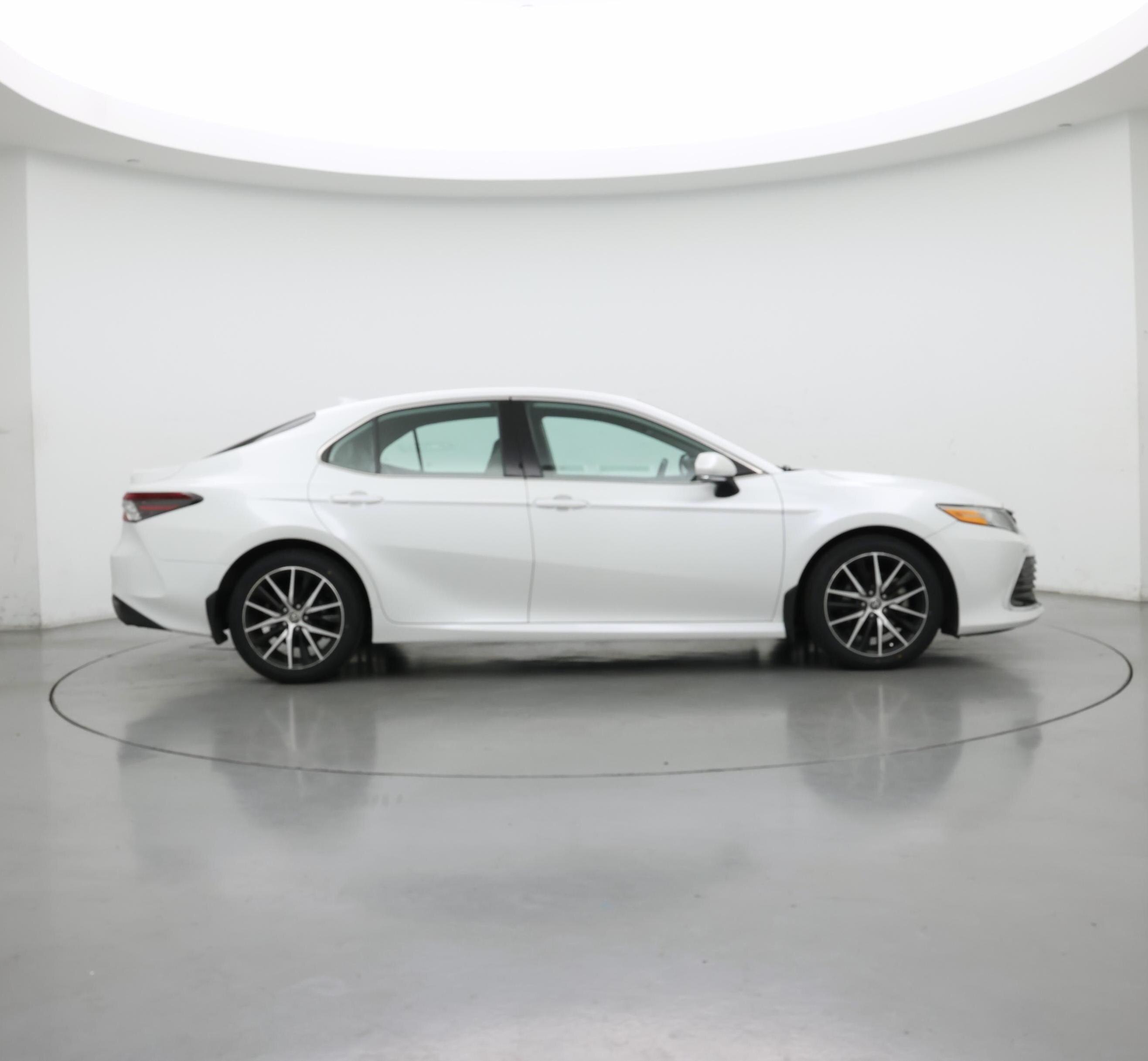 Thumbnail: 2021 Toyota Camry - 7