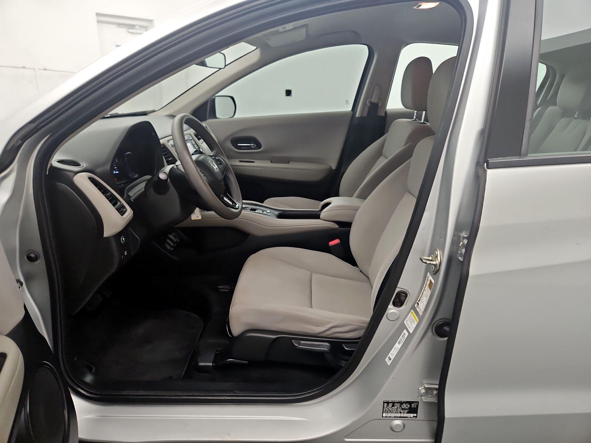 Thumbnail: 2016 Honda HR-V - 11
