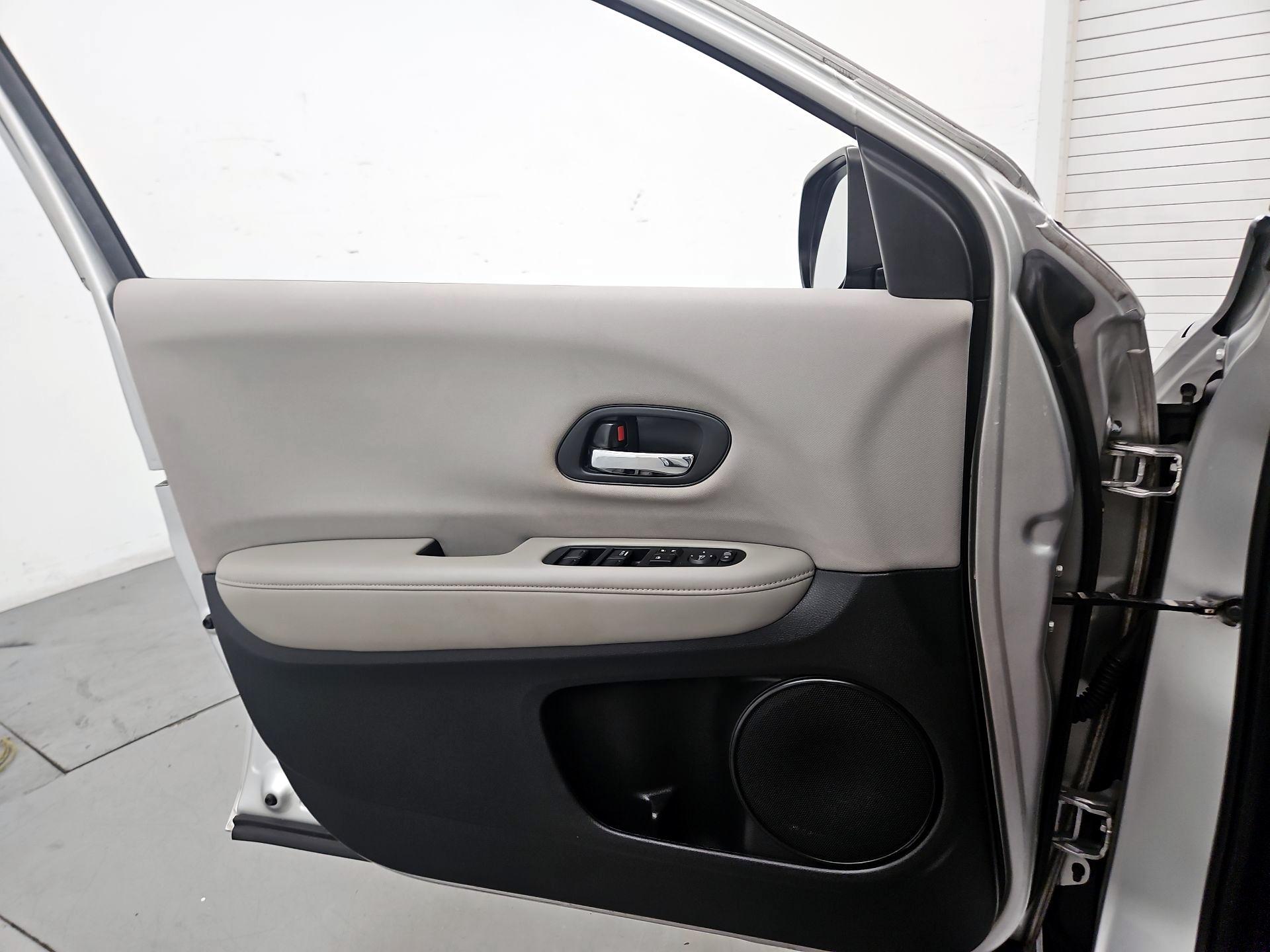 Thumbnail: 2016 Honda HR-V - 12