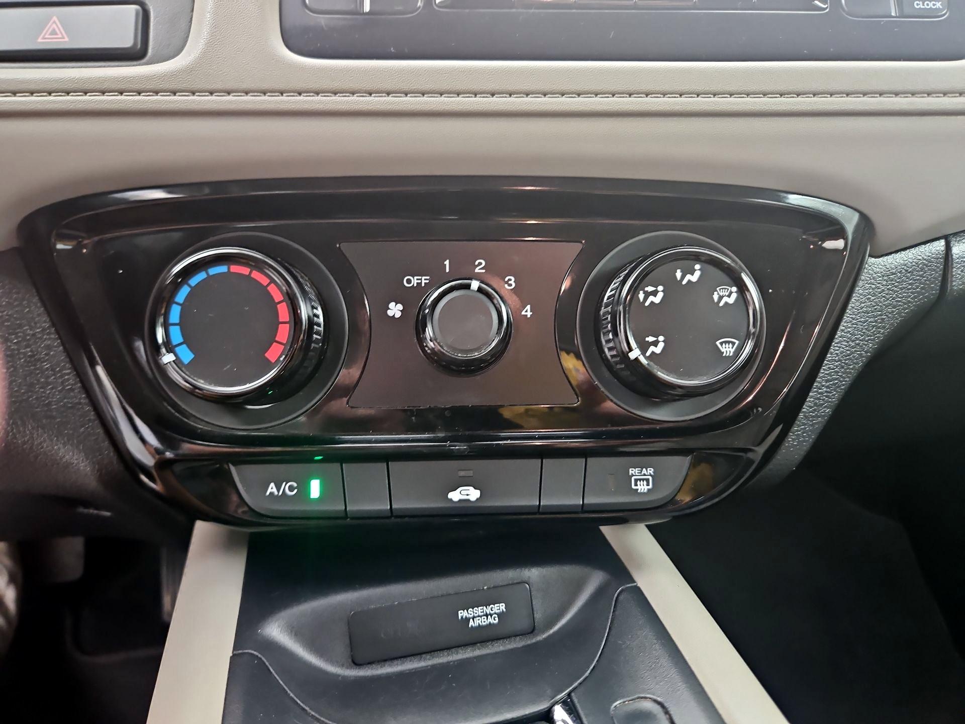 Thumbnail: 2016 Honda HR-V - 16