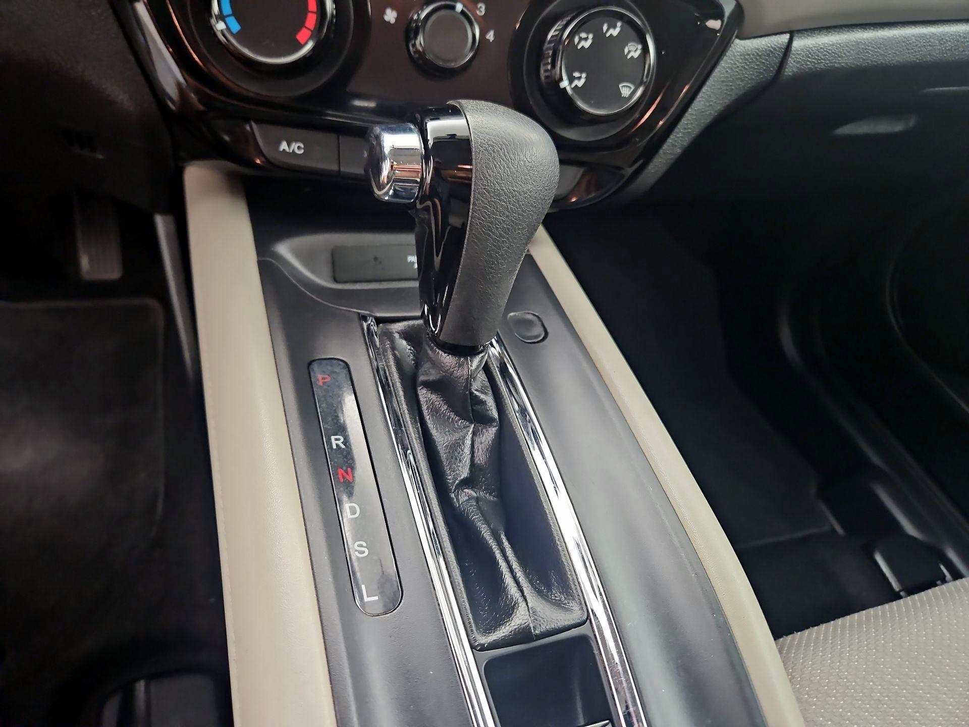 Thumbnail: 2016 Honda HR-V - 17
