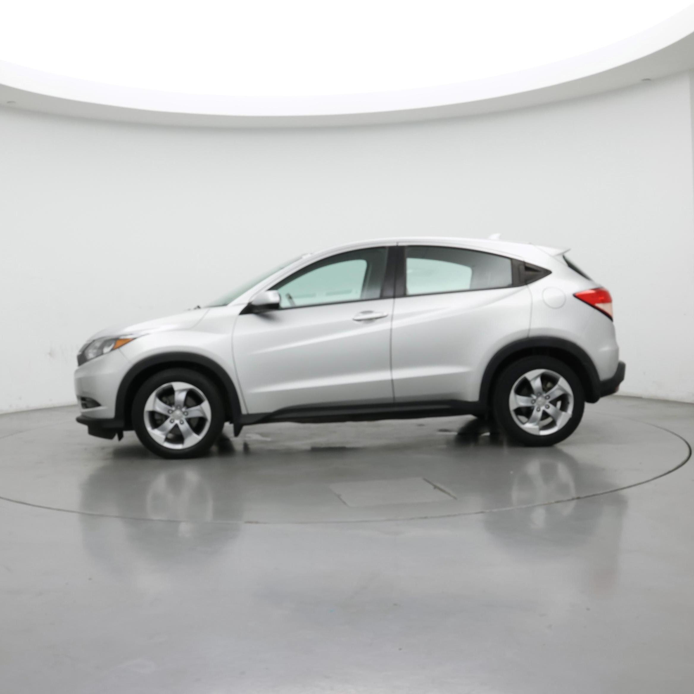 Thumbnail: 2016 Honda HR-V - 3