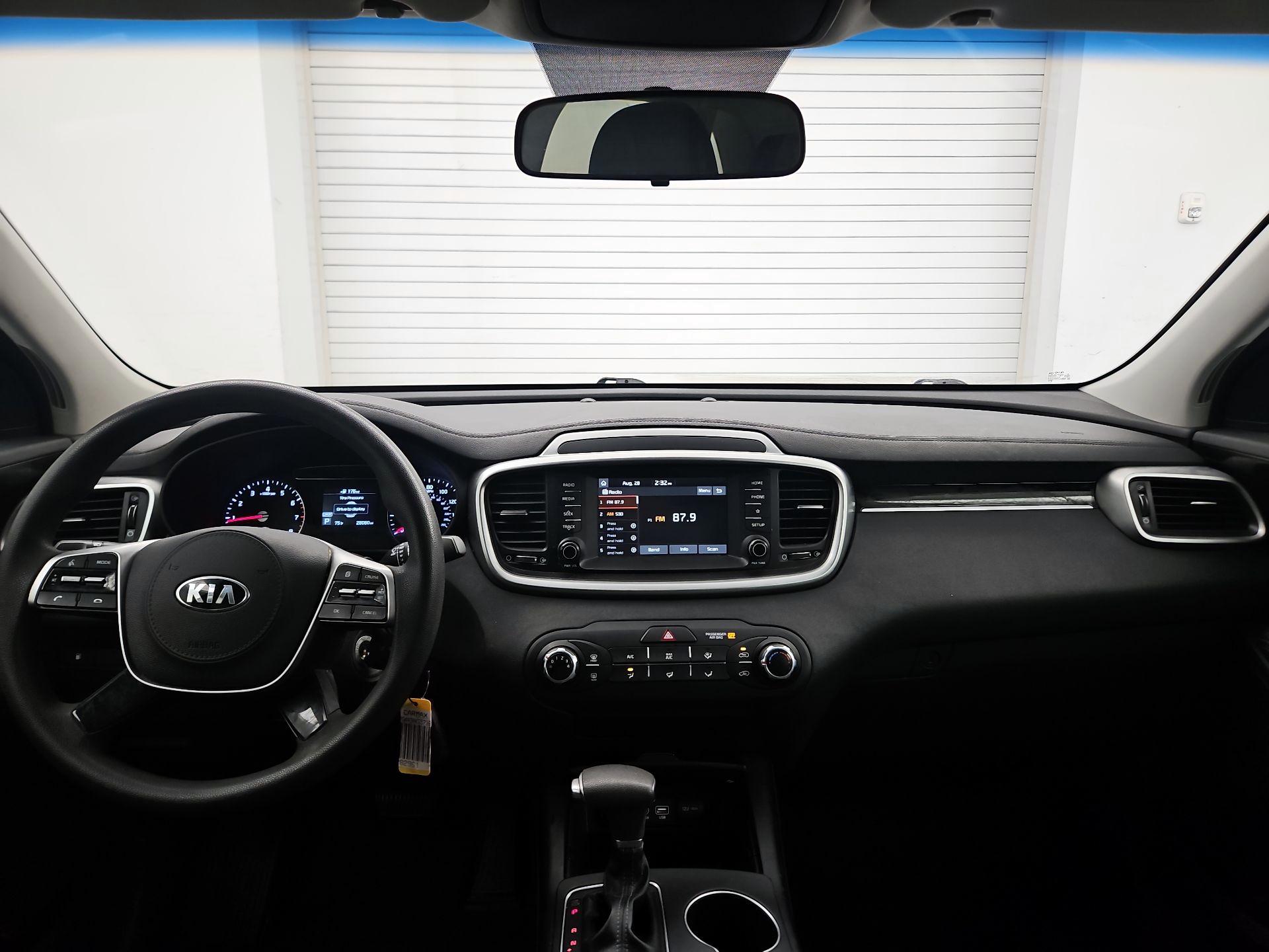 Thumbnail: 2019 Kia Sorento - 9
